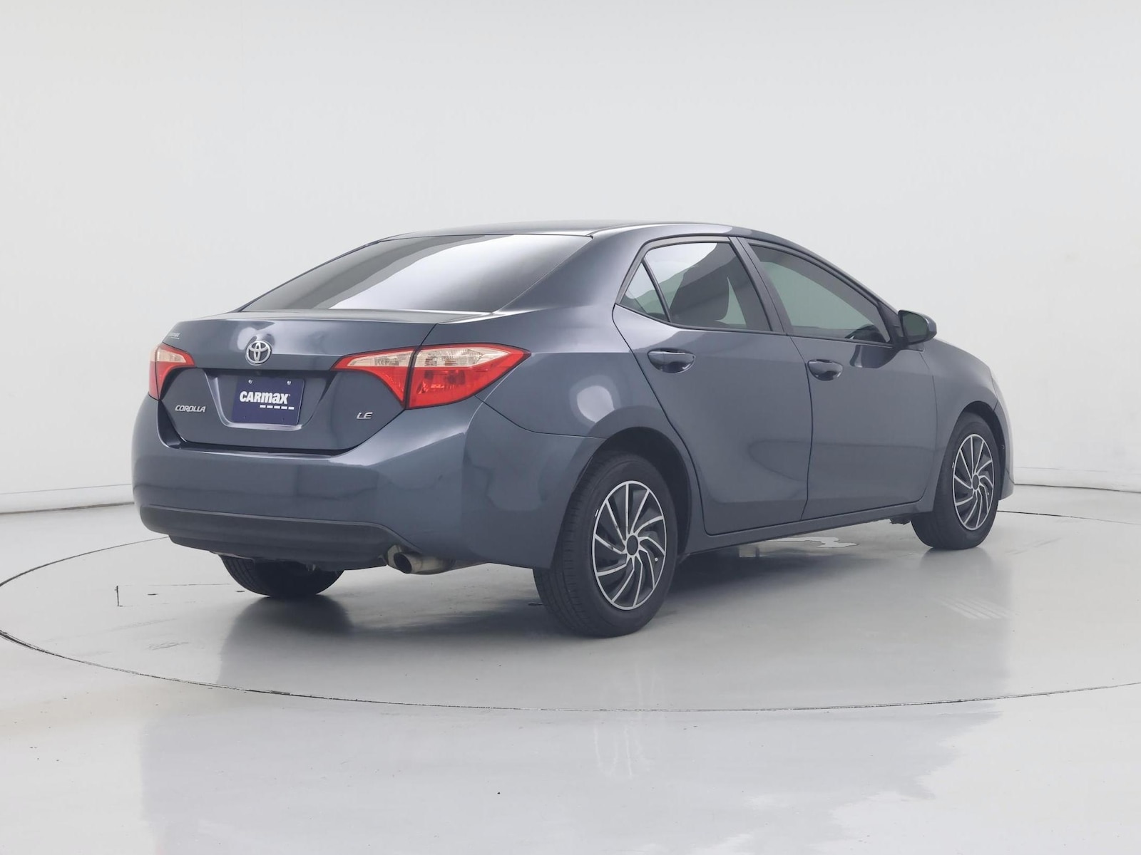 2018 Toyota Corolla LE - Photo 9