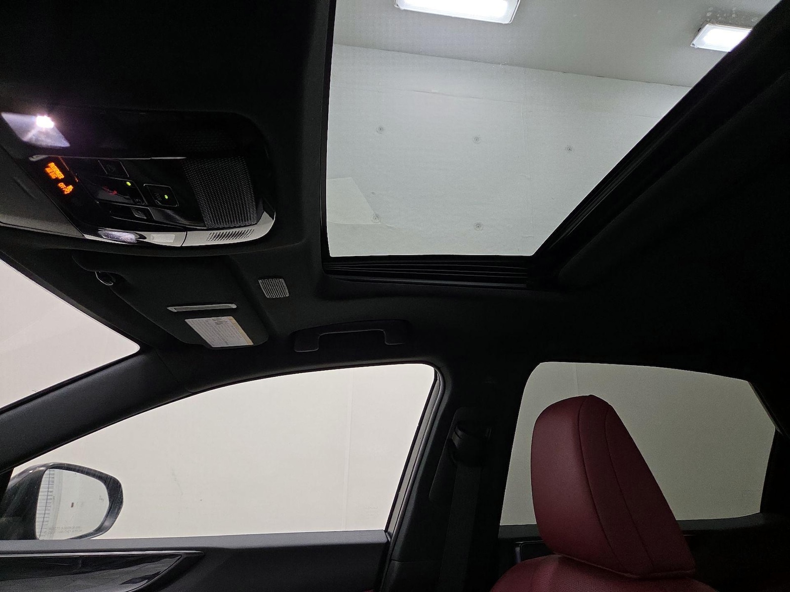Sunroof(s) & Overhead Airbags