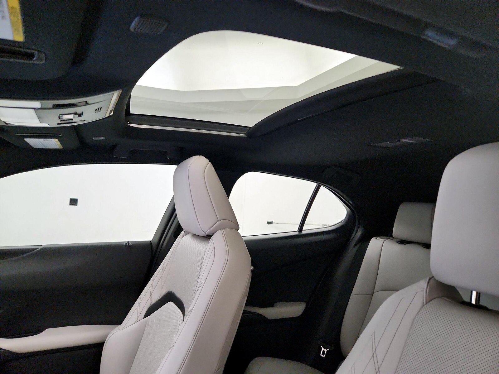 Sunroof(s) & Overhead Airbags