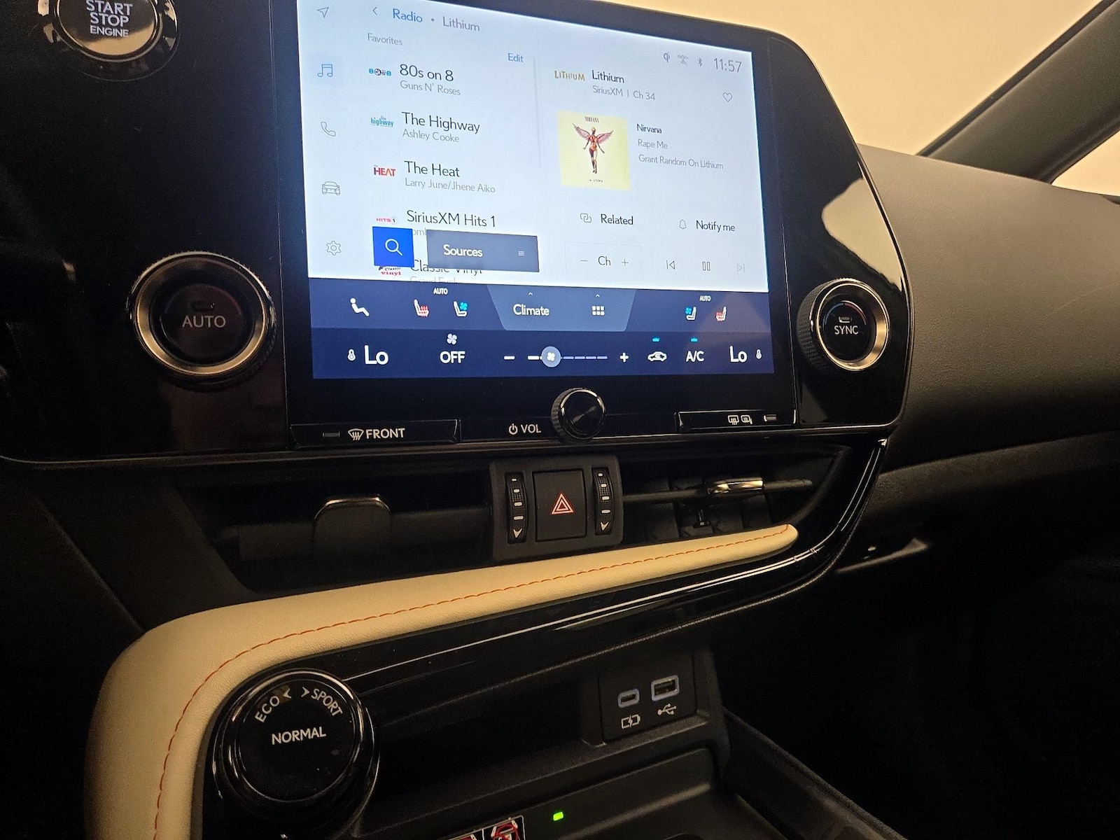 2023 Lexus NX 350 - Photo 17