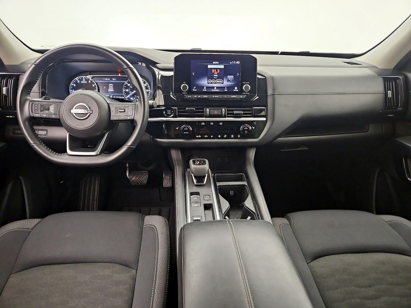 2025 Nissan Pathfinder SV - Photo 10