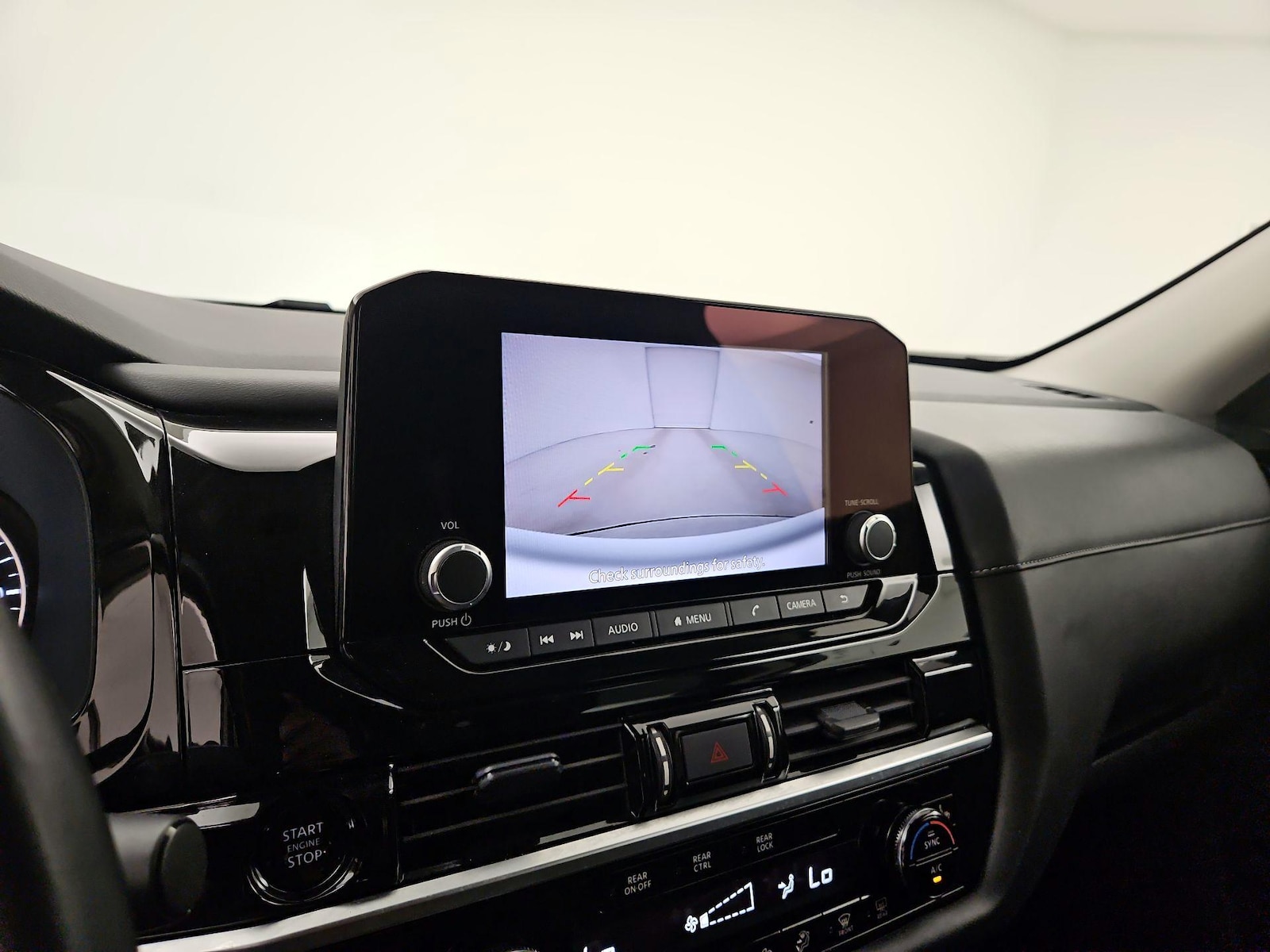 2025 Nissan Pathfinder SV - Photo 15