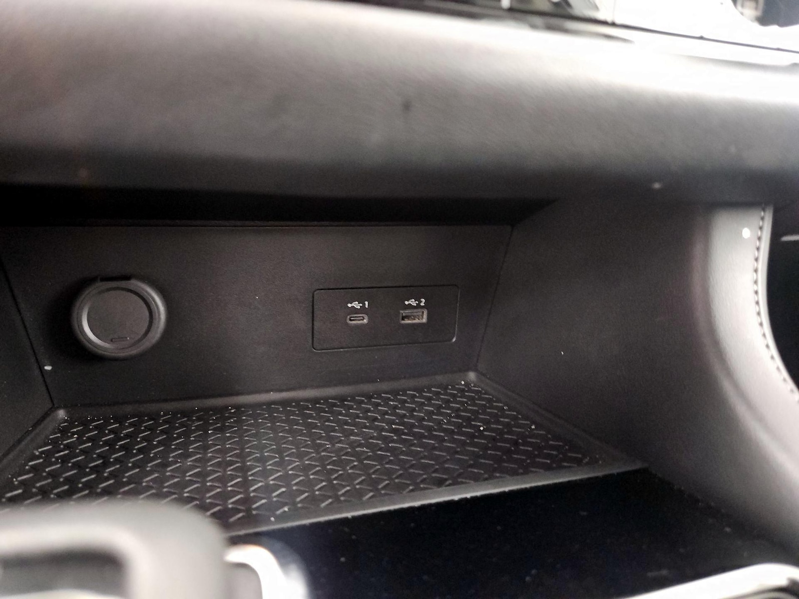 2025 Nissan Pathfinder SV - Photo 19