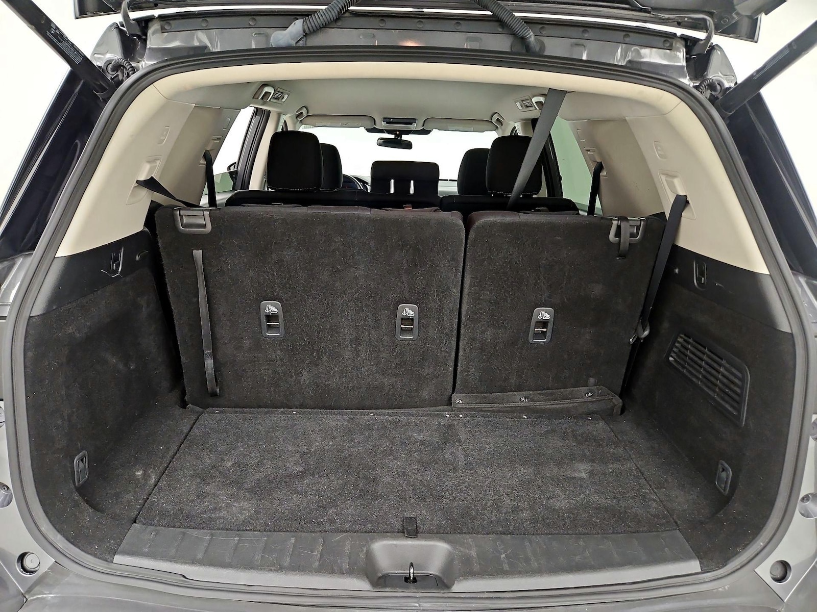 2025 Nissan Pathfinder SV - Photo 22
