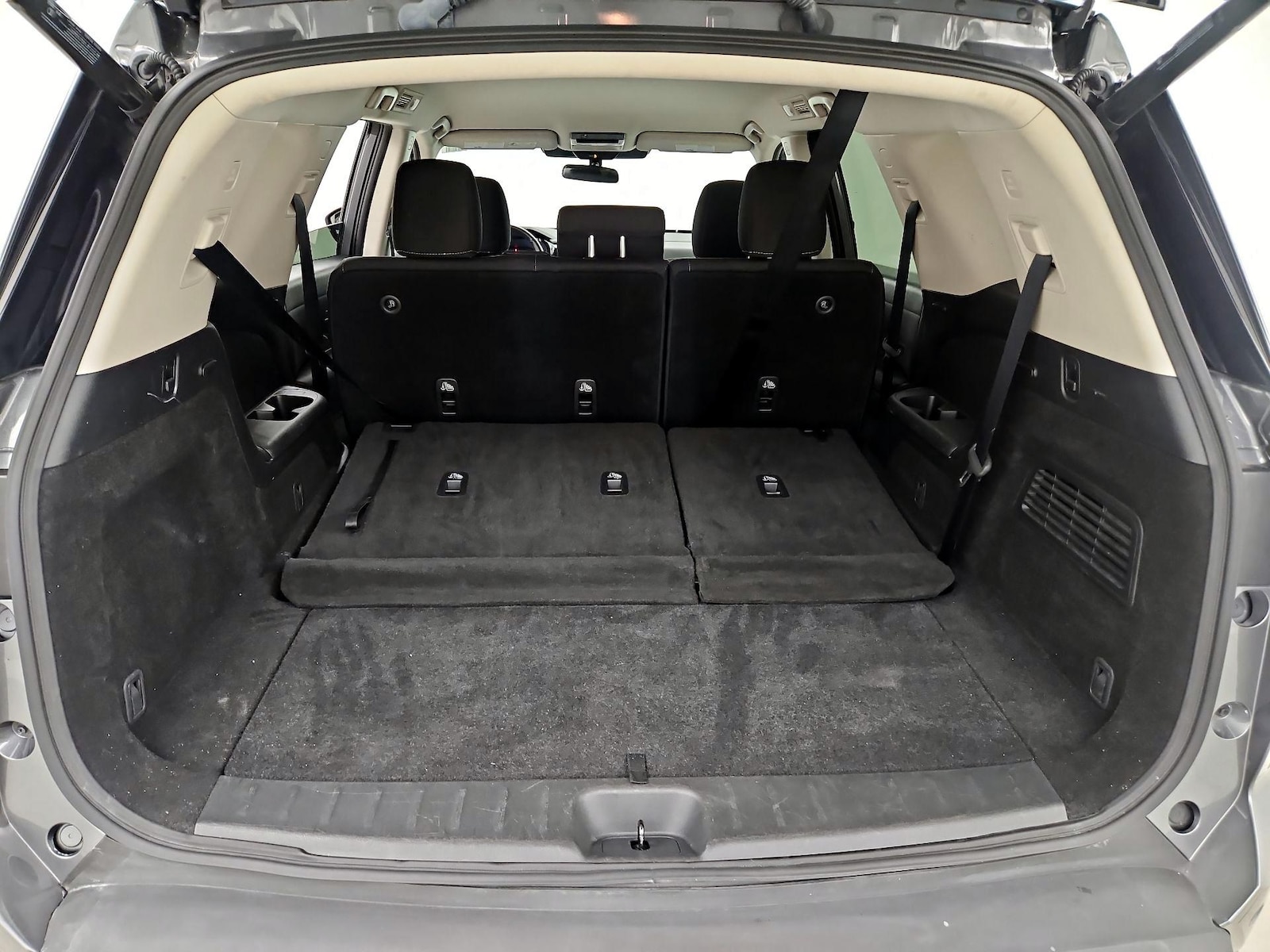 2025 Nissan Pathfinder SV - Photo 23