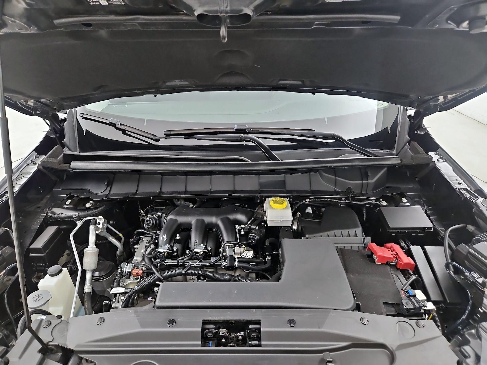 2025 Nissan Pathfinder SV - Photo 24