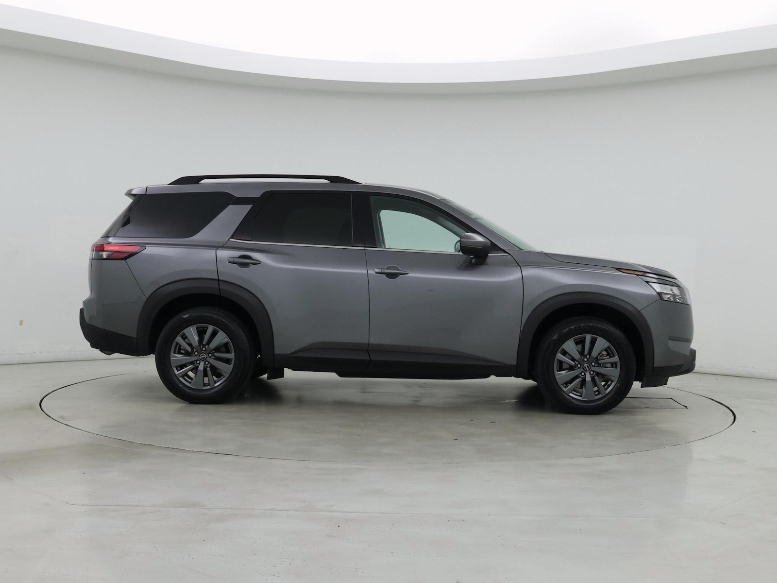 2025 Nissan Pathfinder SV - Photo 8