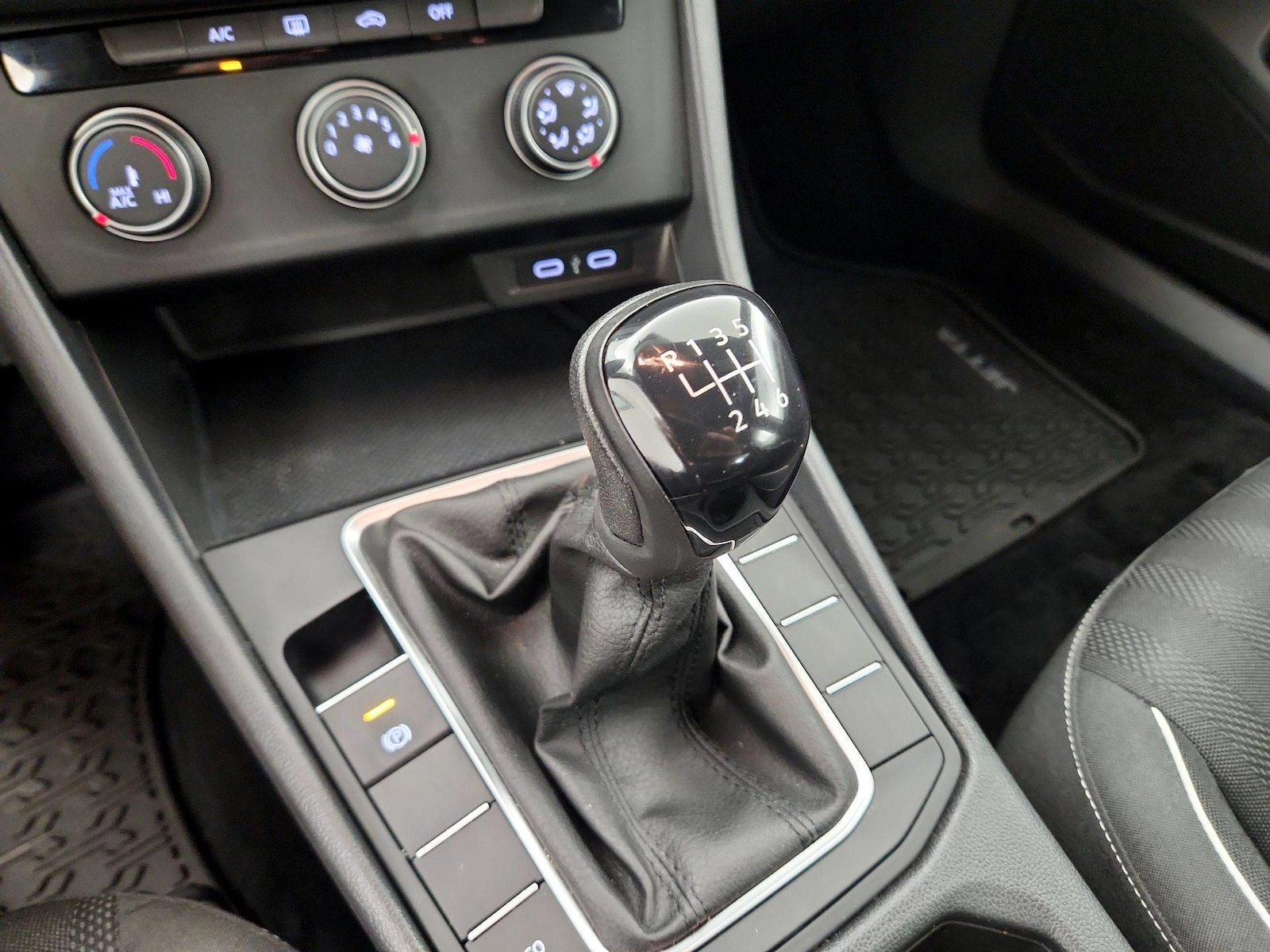 2022 Volkswagen Jetta Sport - Photo 17