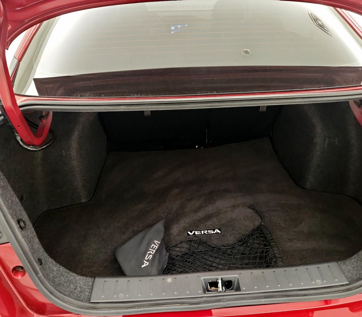 Trunk/Cargo (Seats Up)