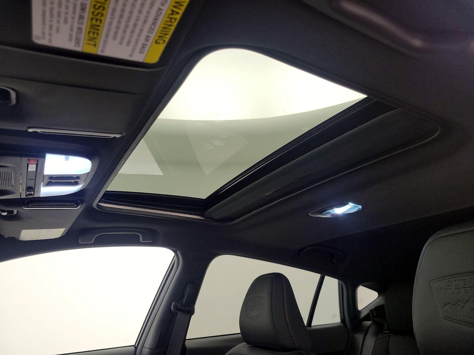 Sunroof(s) & Overhead Airbags