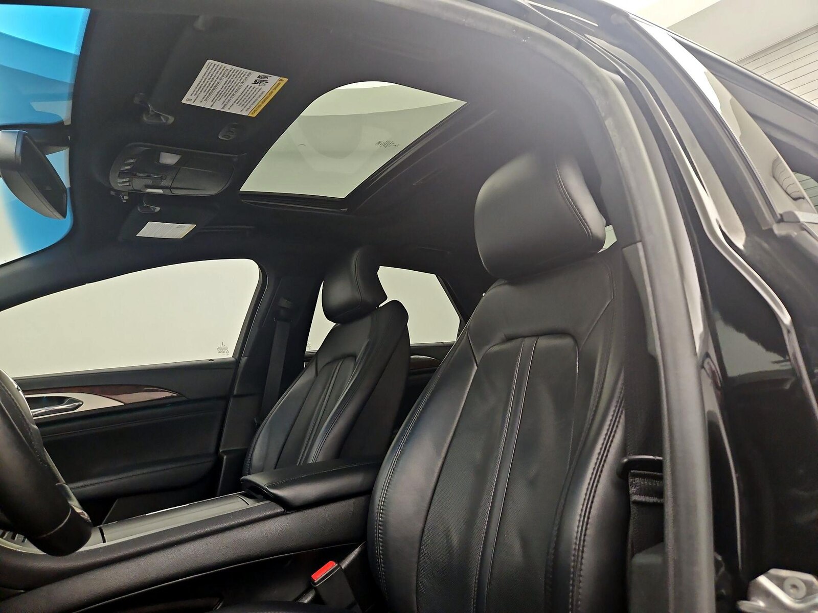 Sunroof(s) & Overhead Airbags