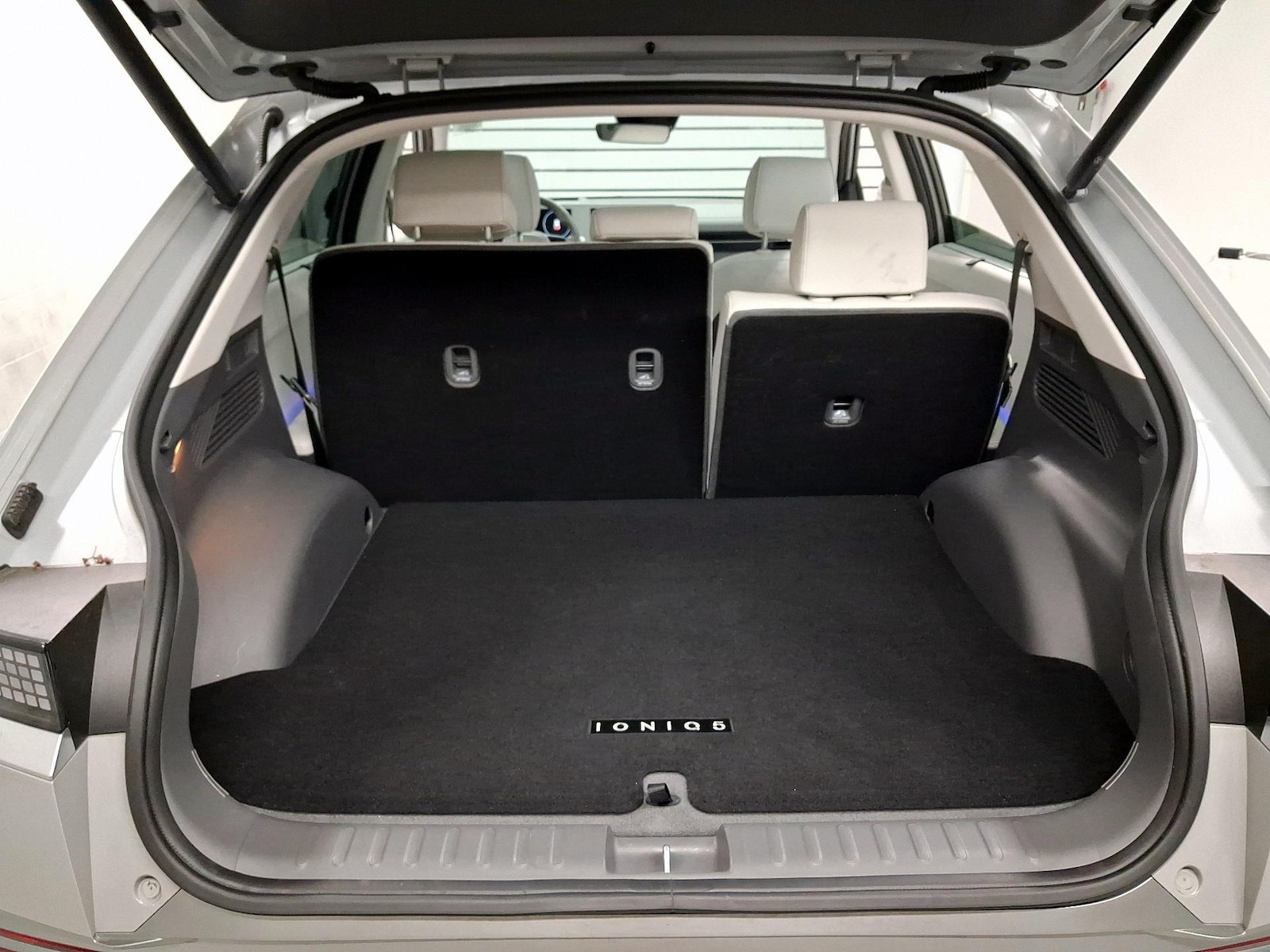 2022 Hyundai IONIQ 5 Limited - Photo 17