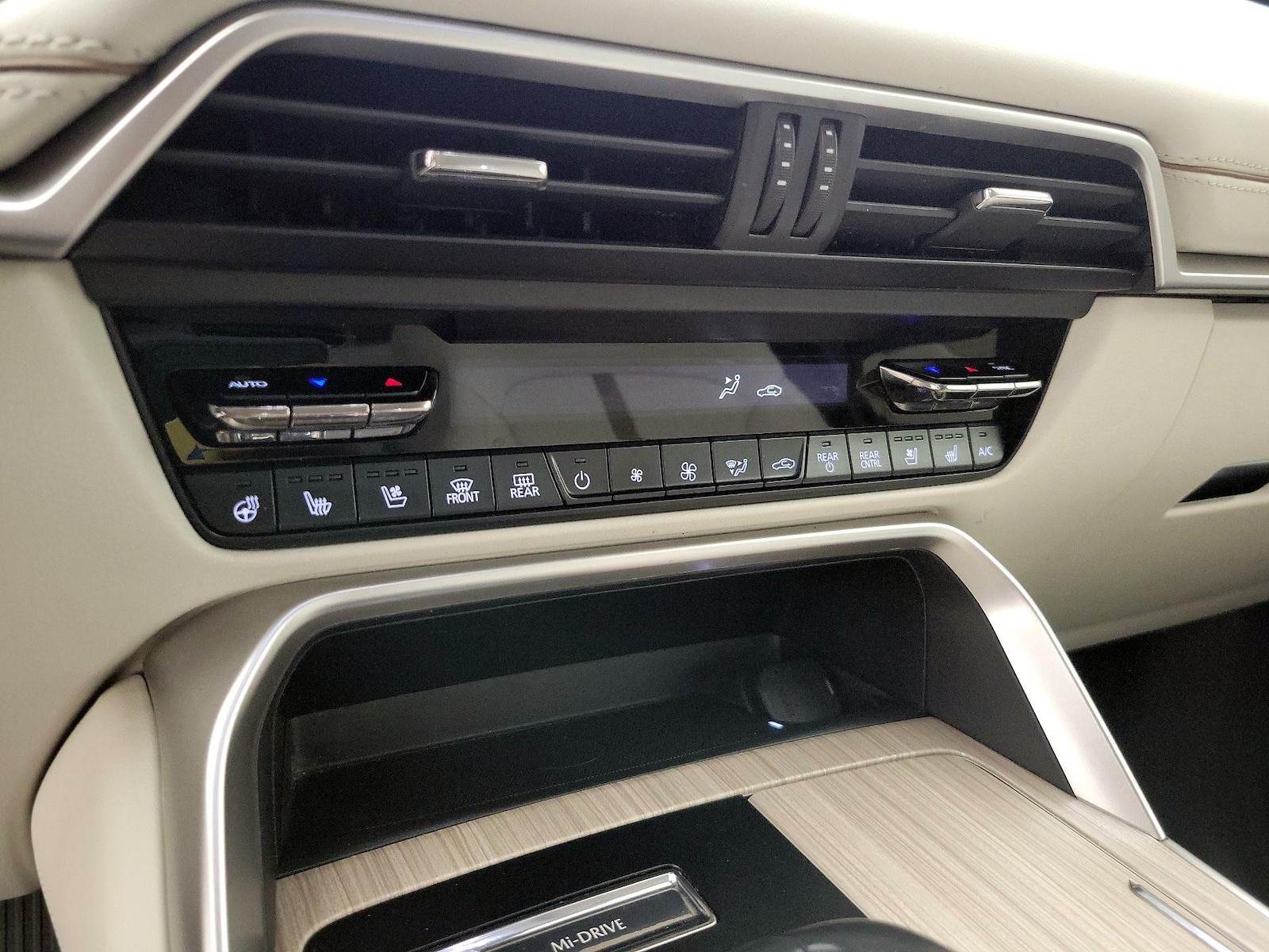 2024 Mazda CX-90 Premium Plus Package - Photo 17