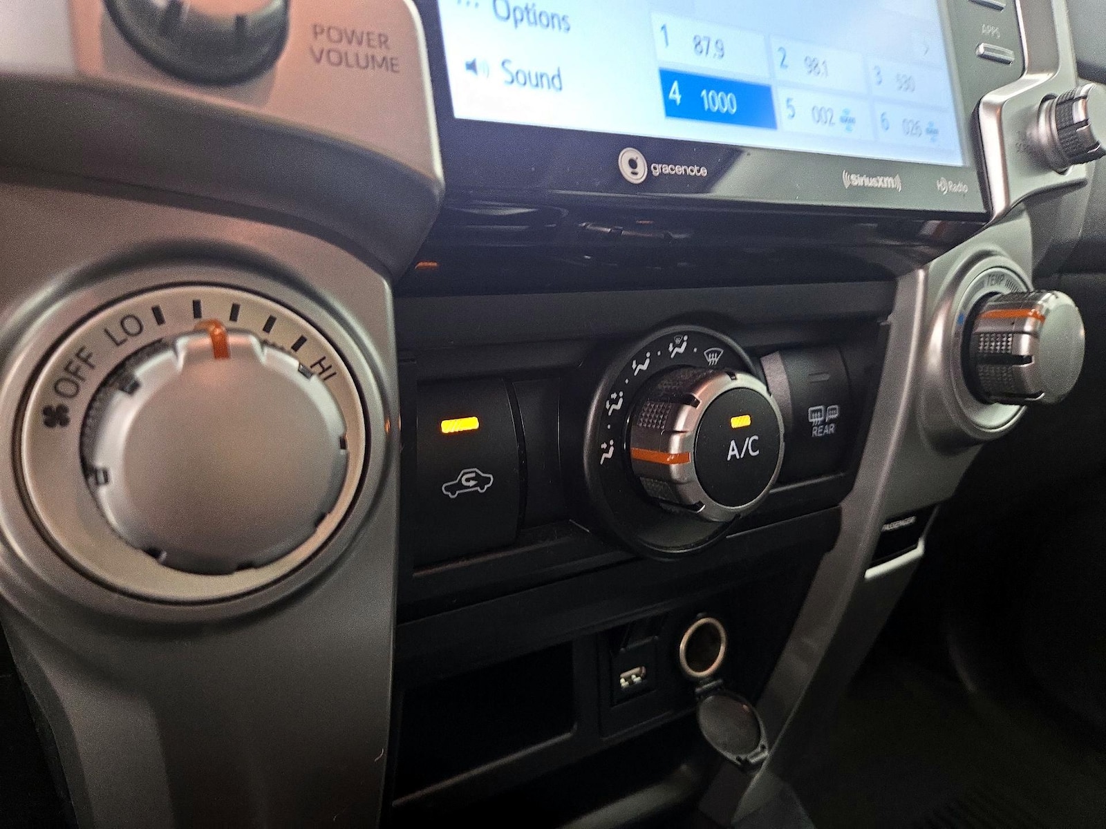 2022 Toyota 4Runner SR5 Premium - Photo 18