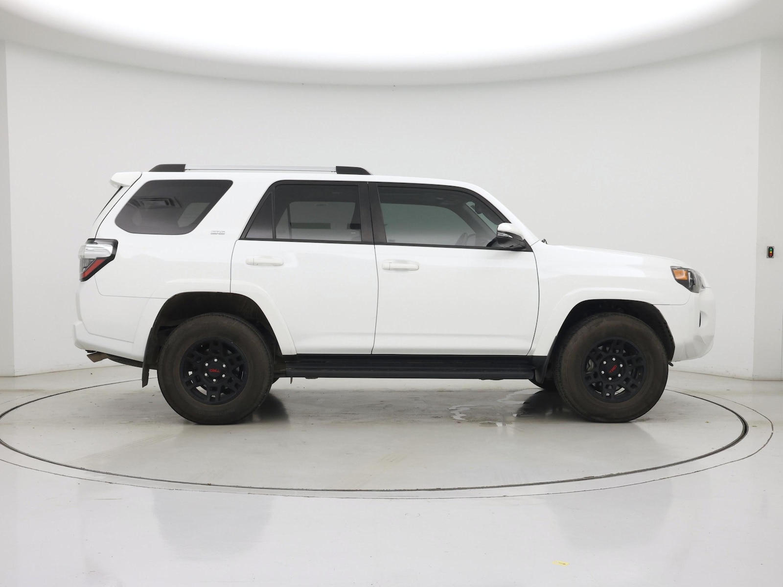 2022 Toyota 4Runner SR5 Premium - Photo 8