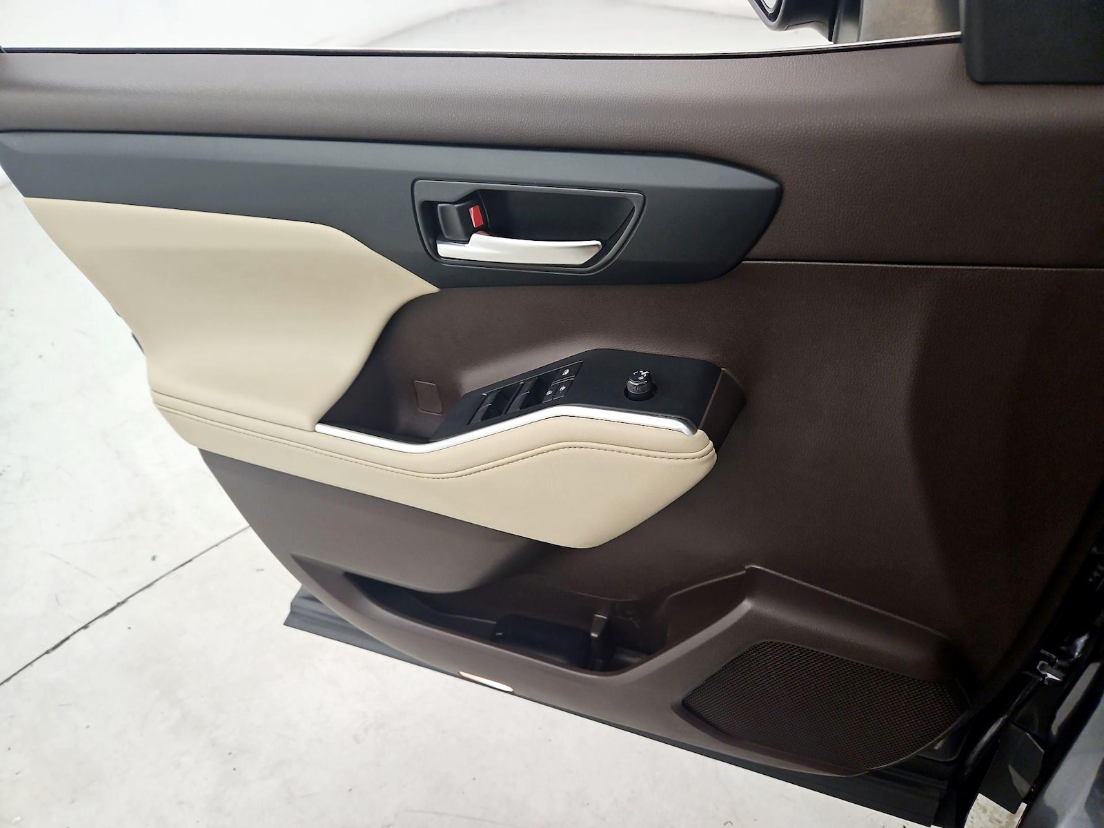 2020 Toyota Highlander XLE - Photo 13