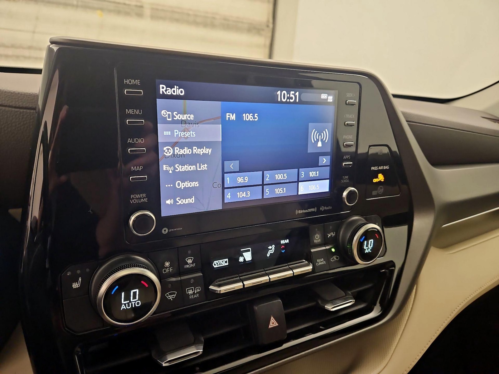 2020 Toyota Highlander XLE - Photo 17