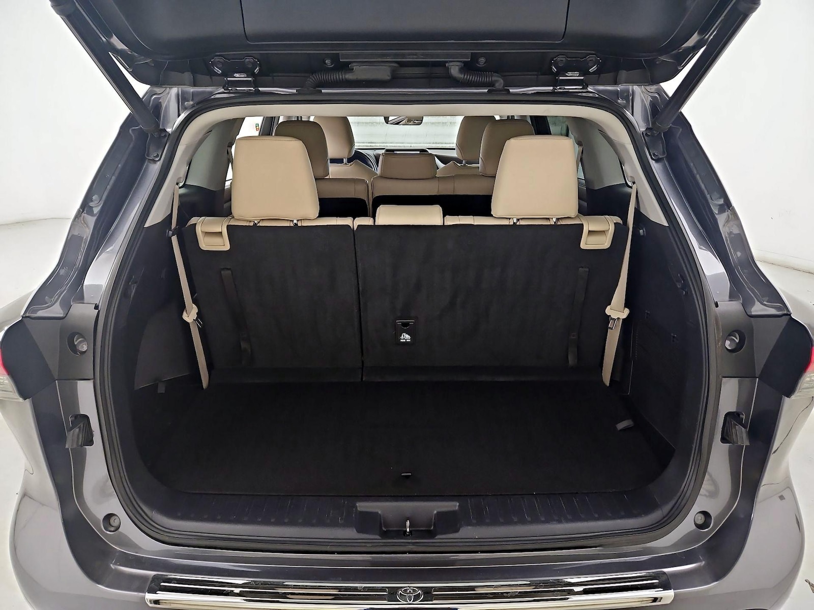 2020 Toyota Highlander XLE - Photo 24