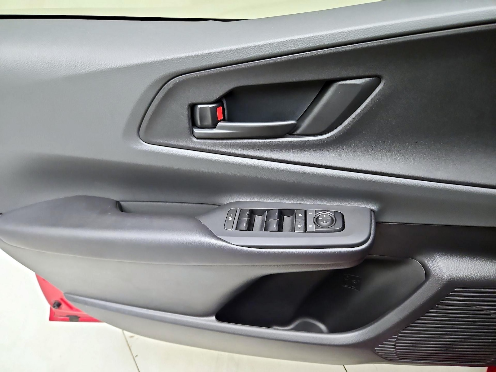 2024 Toyota Prius LE - Photo 13
