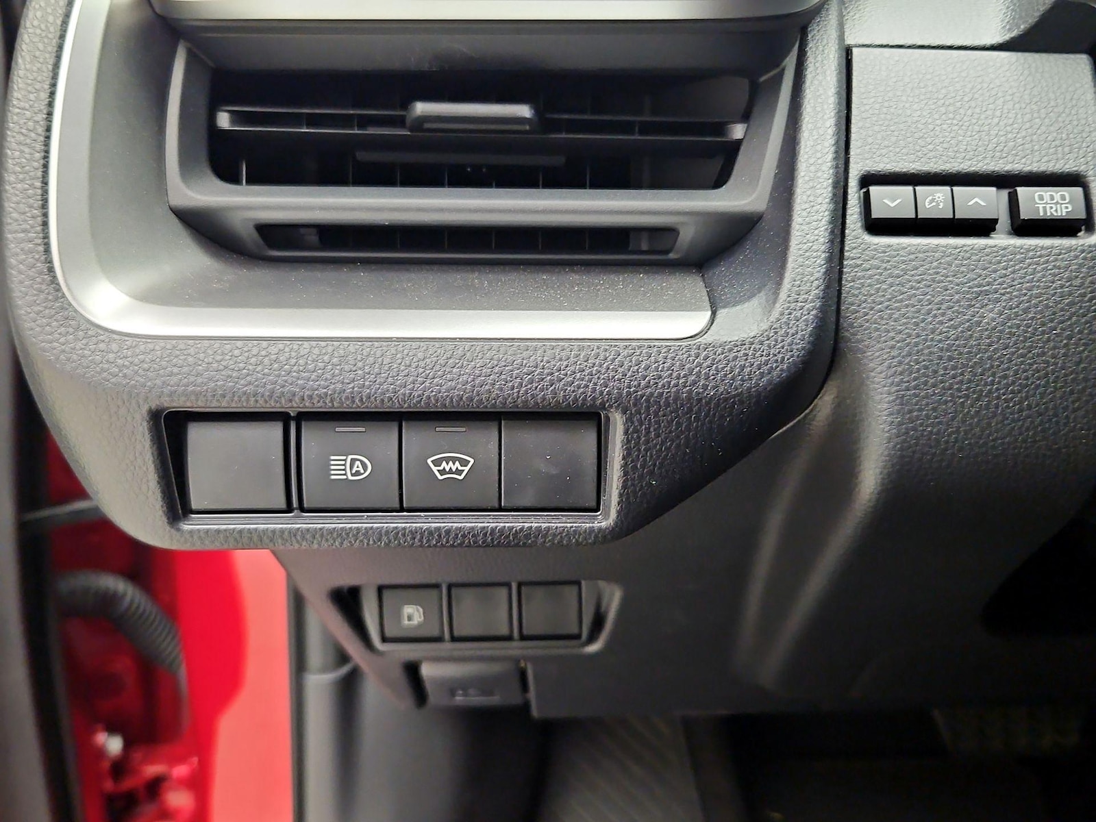 2024 Toyota Prius LE - Photo 14