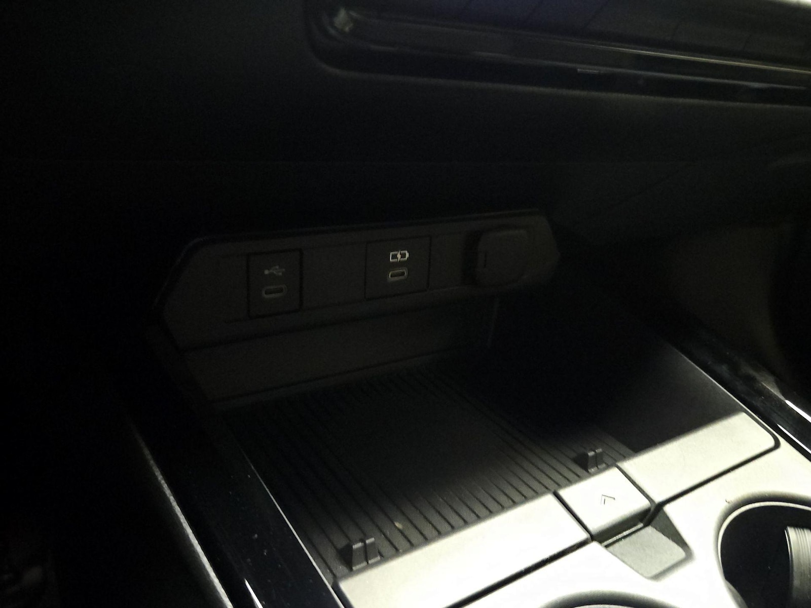 2024 Toyota Prius LE - Photo 19