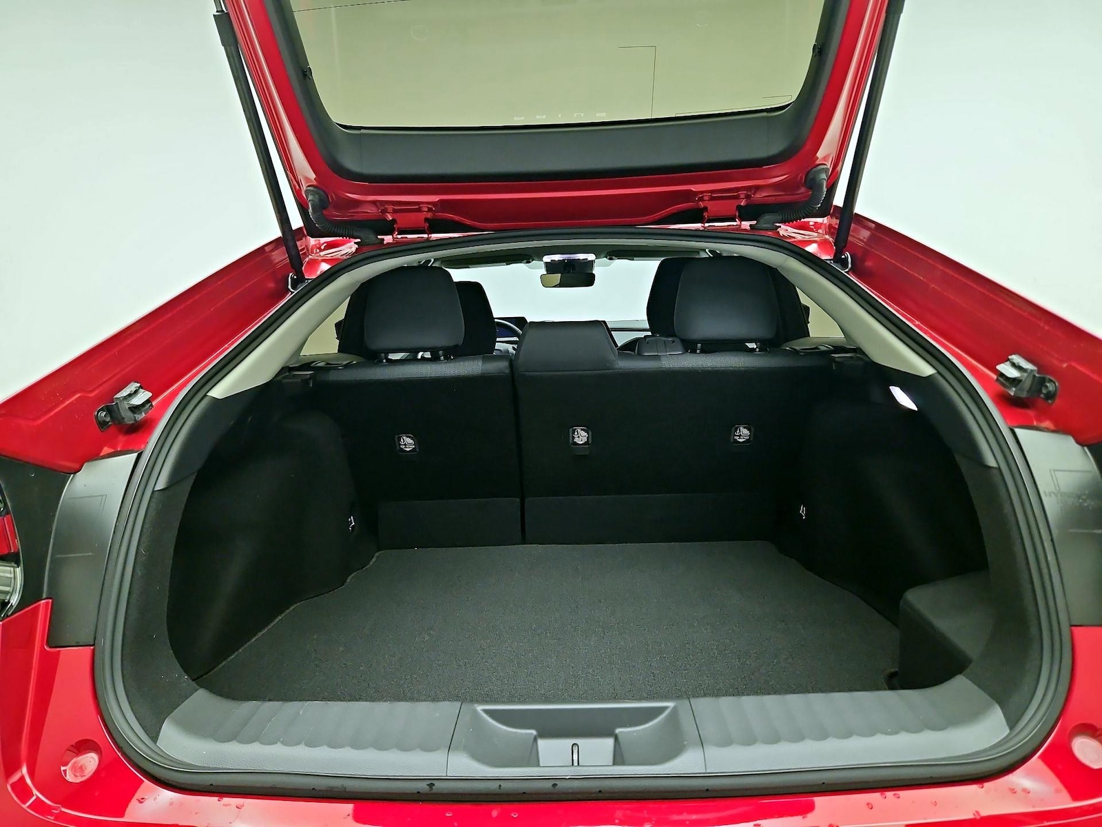 2024 Toyota Prius LE - Photo 21