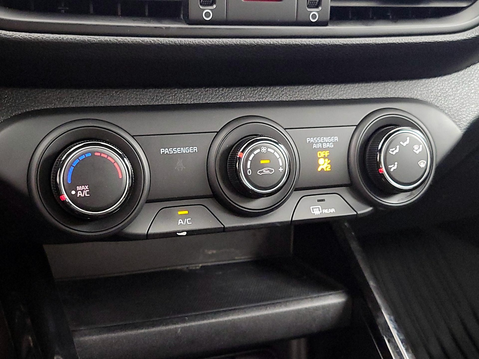 2021 Kia Forte GT - Photo 17