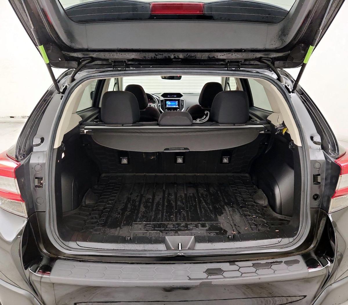 Trunk/Cargo (Seats Up)