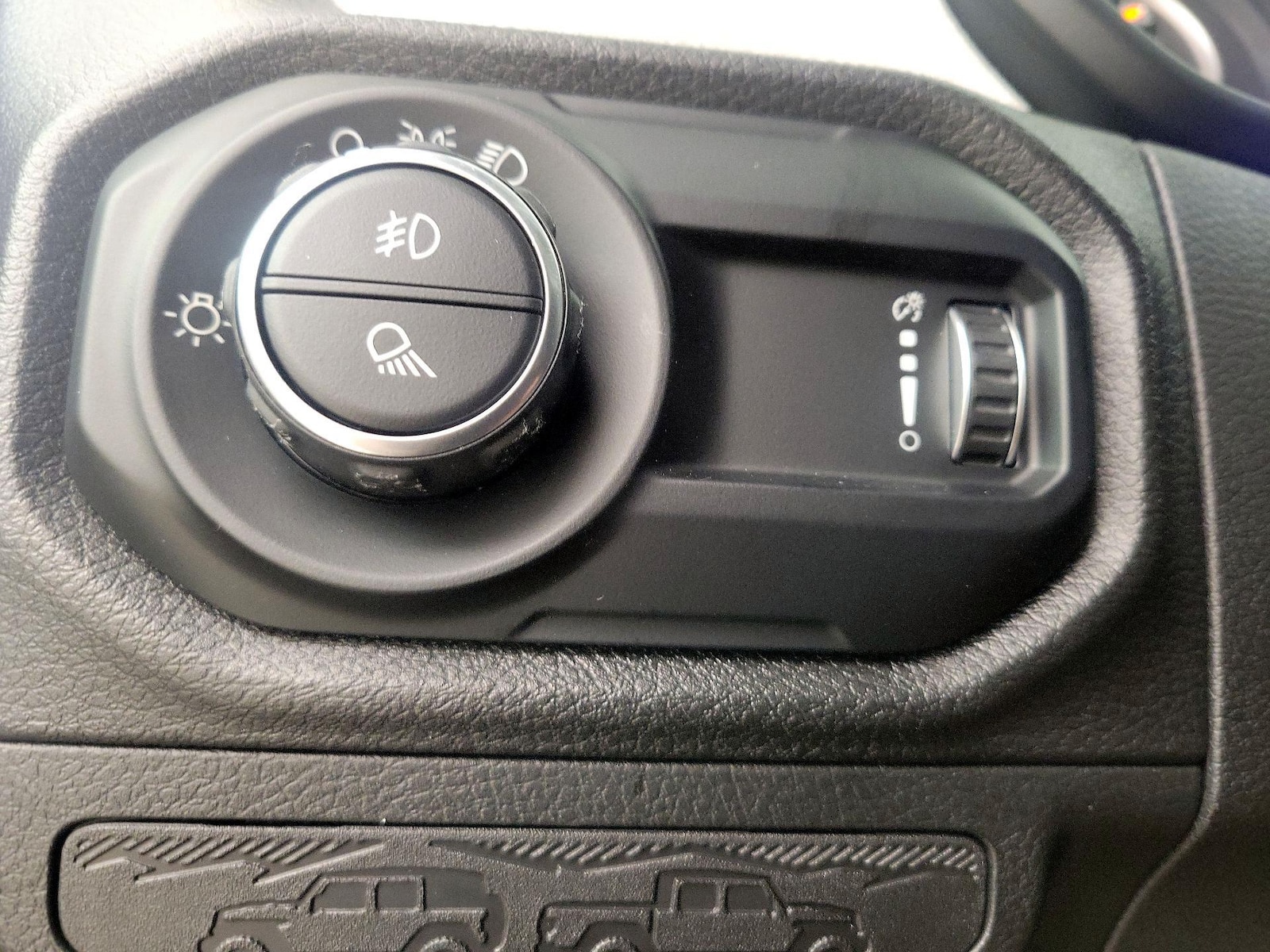 2025 Jeep Gladiator Nighthawk - Photo 14