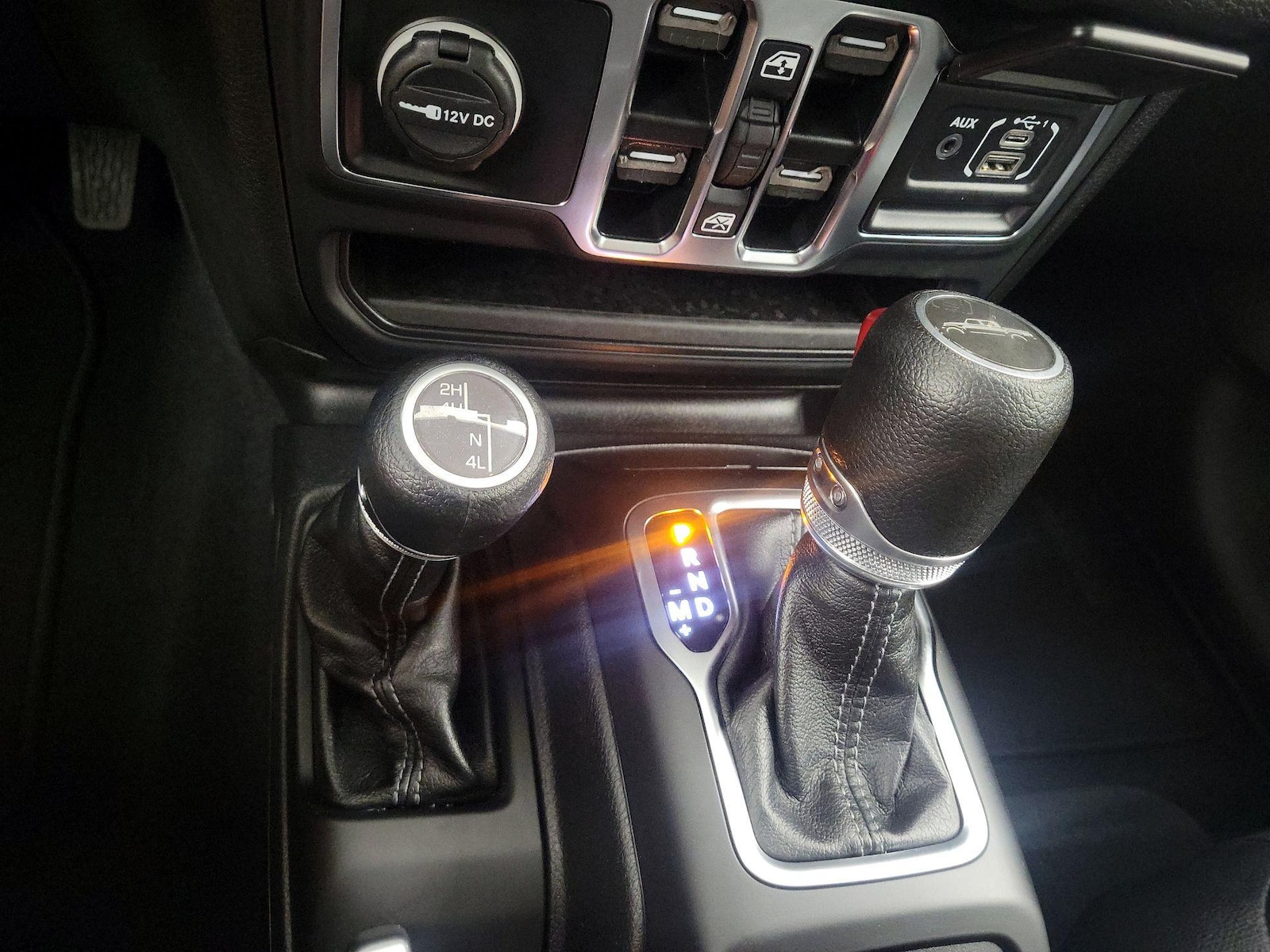2025 Jeep Gladiator Nighthawk - Photo 18