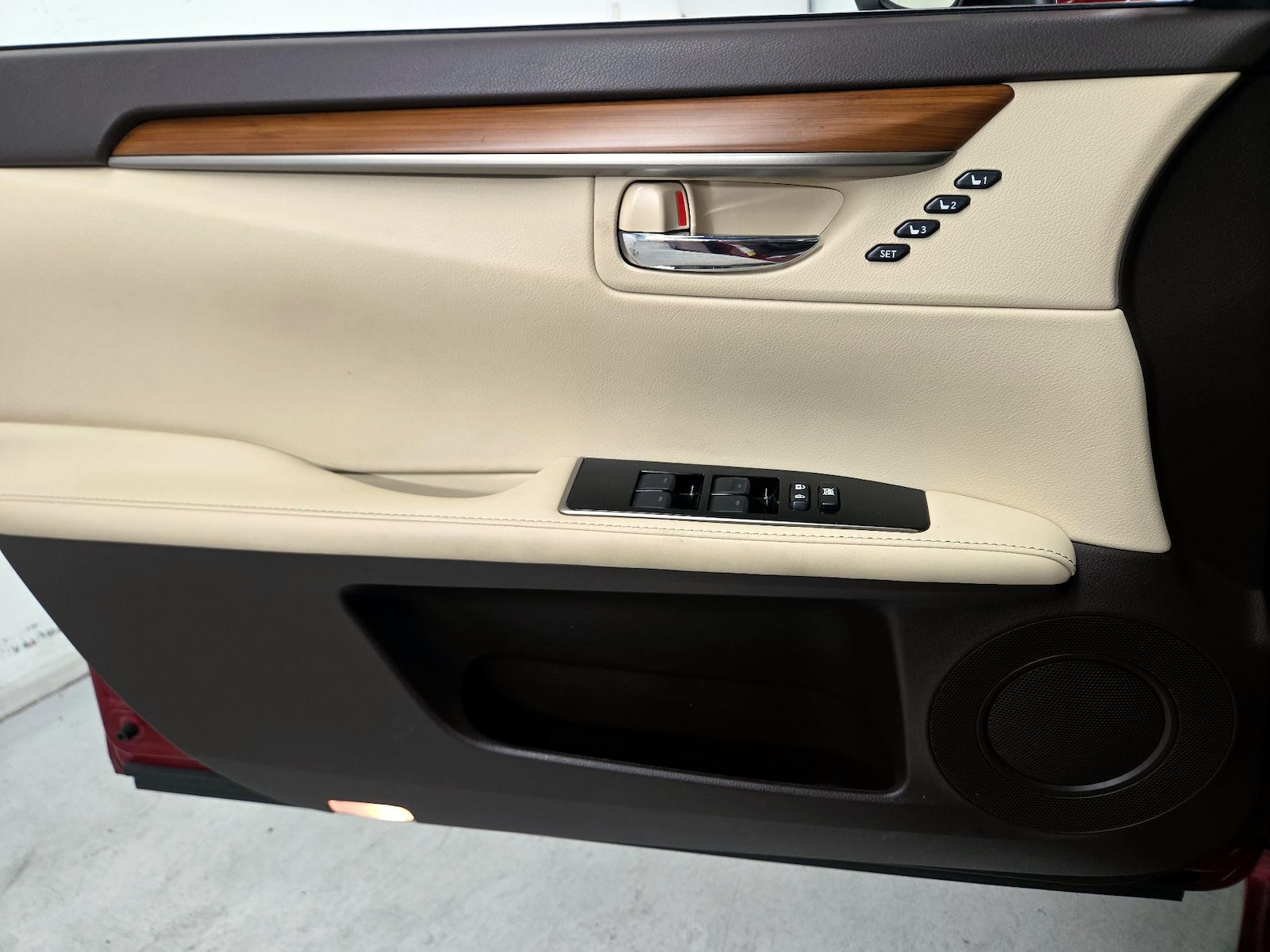 2017 Lexus ES 300h - Photo 13