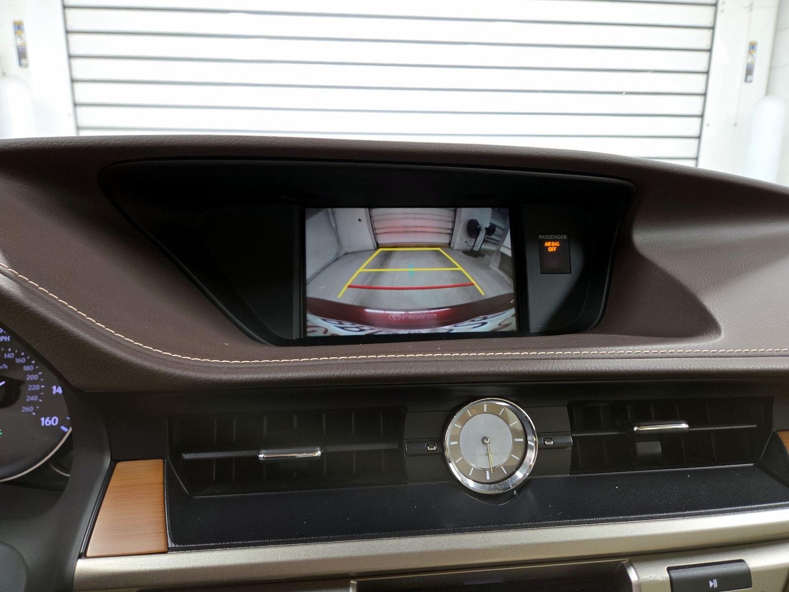 2017 Lexus ES 300h - Photo 16