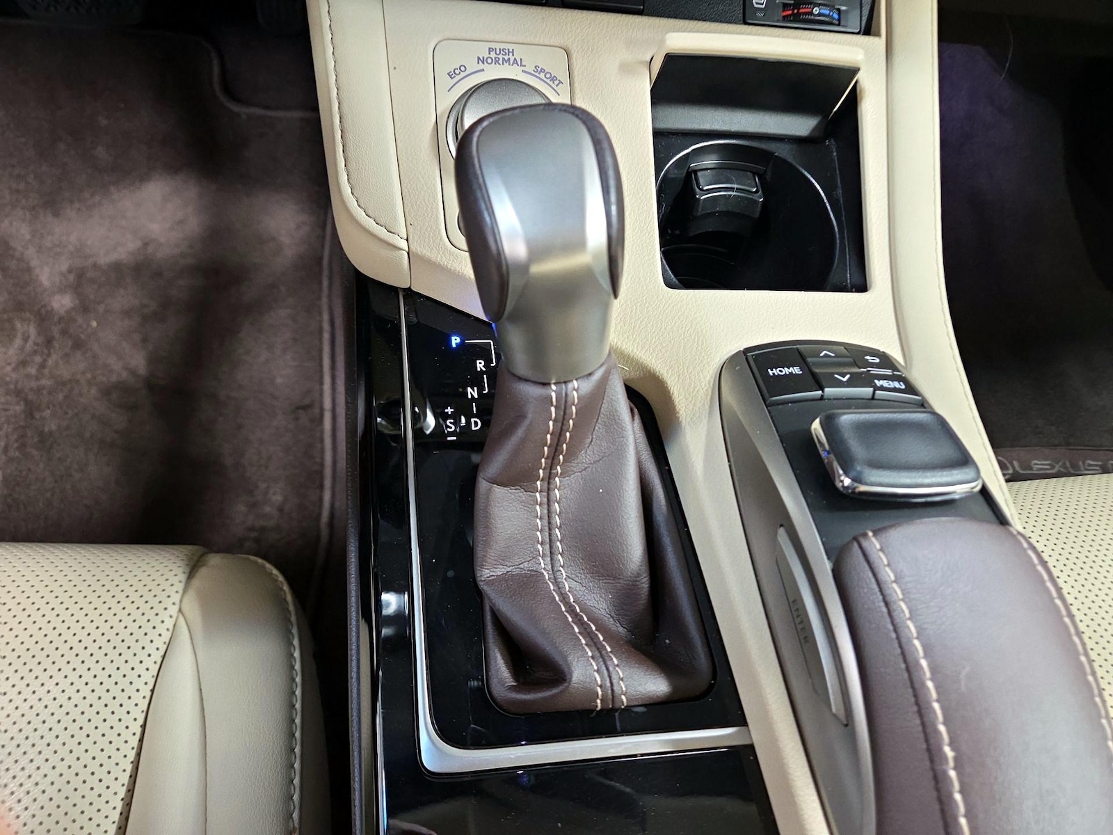 2017 Lexus ES 300h - Photo 19