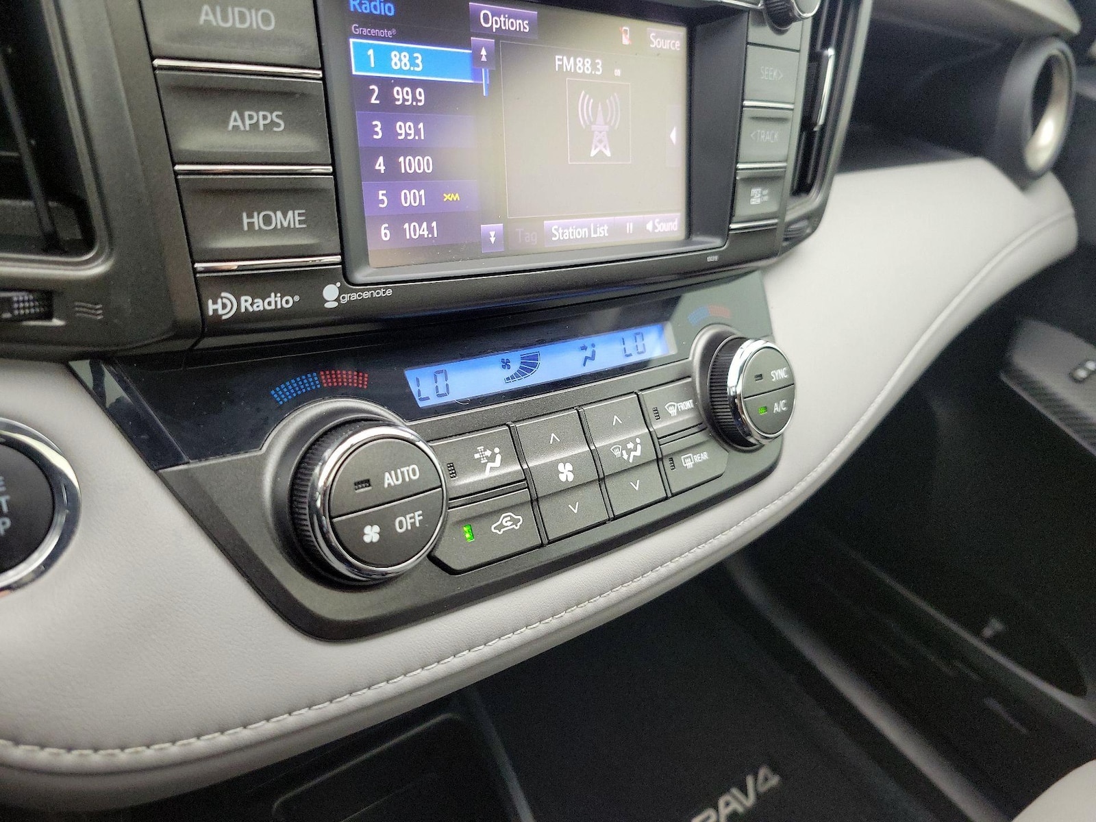 2014 Toyota RAV4 Limited - Photo 17