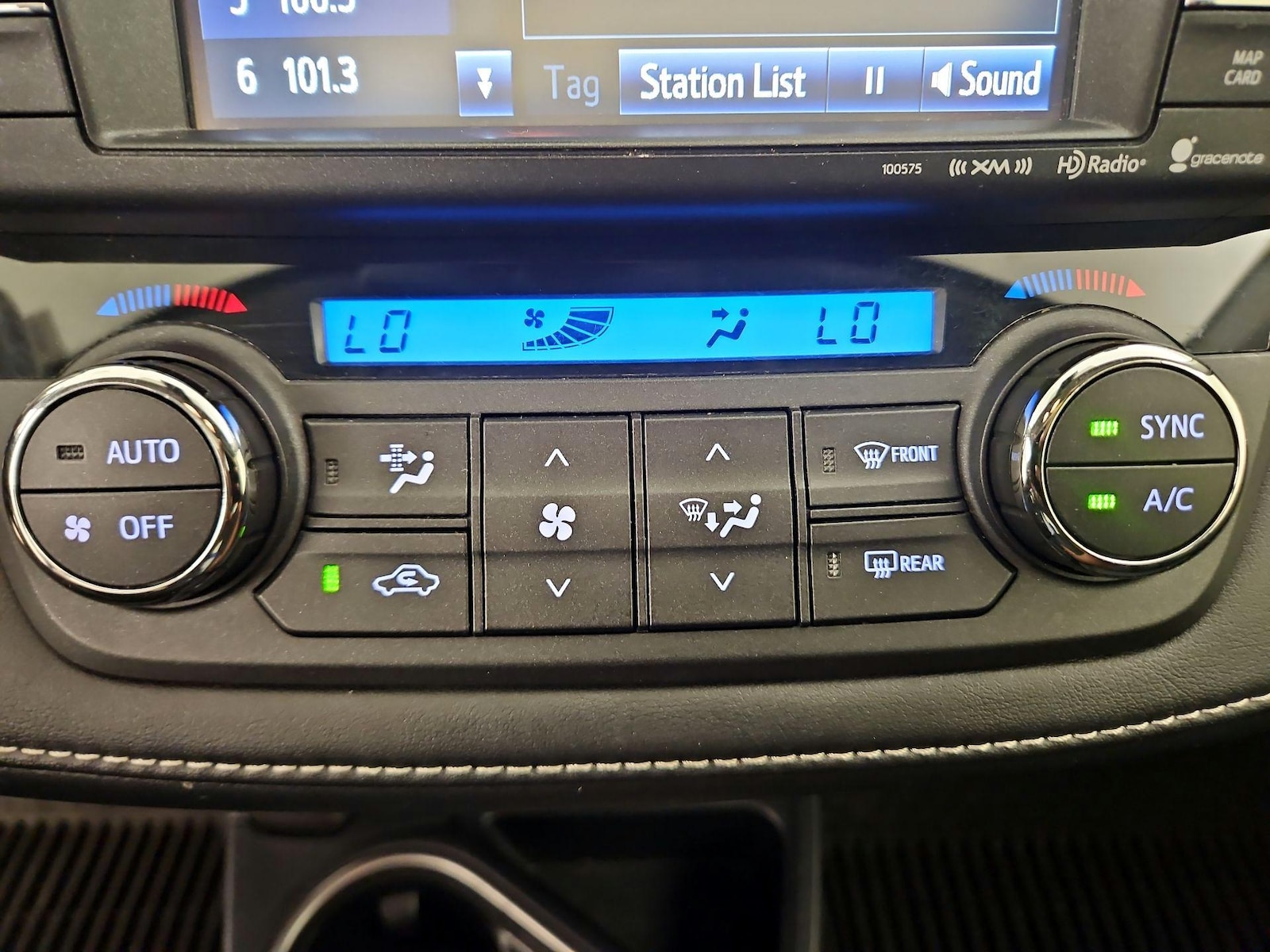 2017 Toyota RAV4 XLE - Photo 17