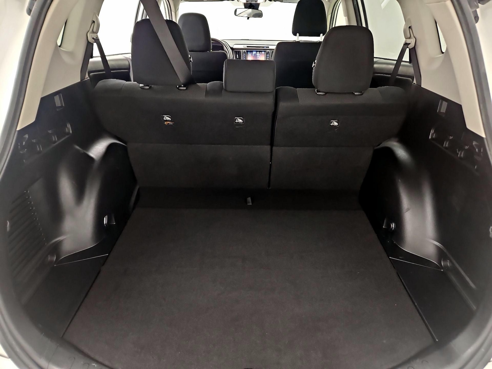 2017 Toyota RAV4 XLE - Photo 22