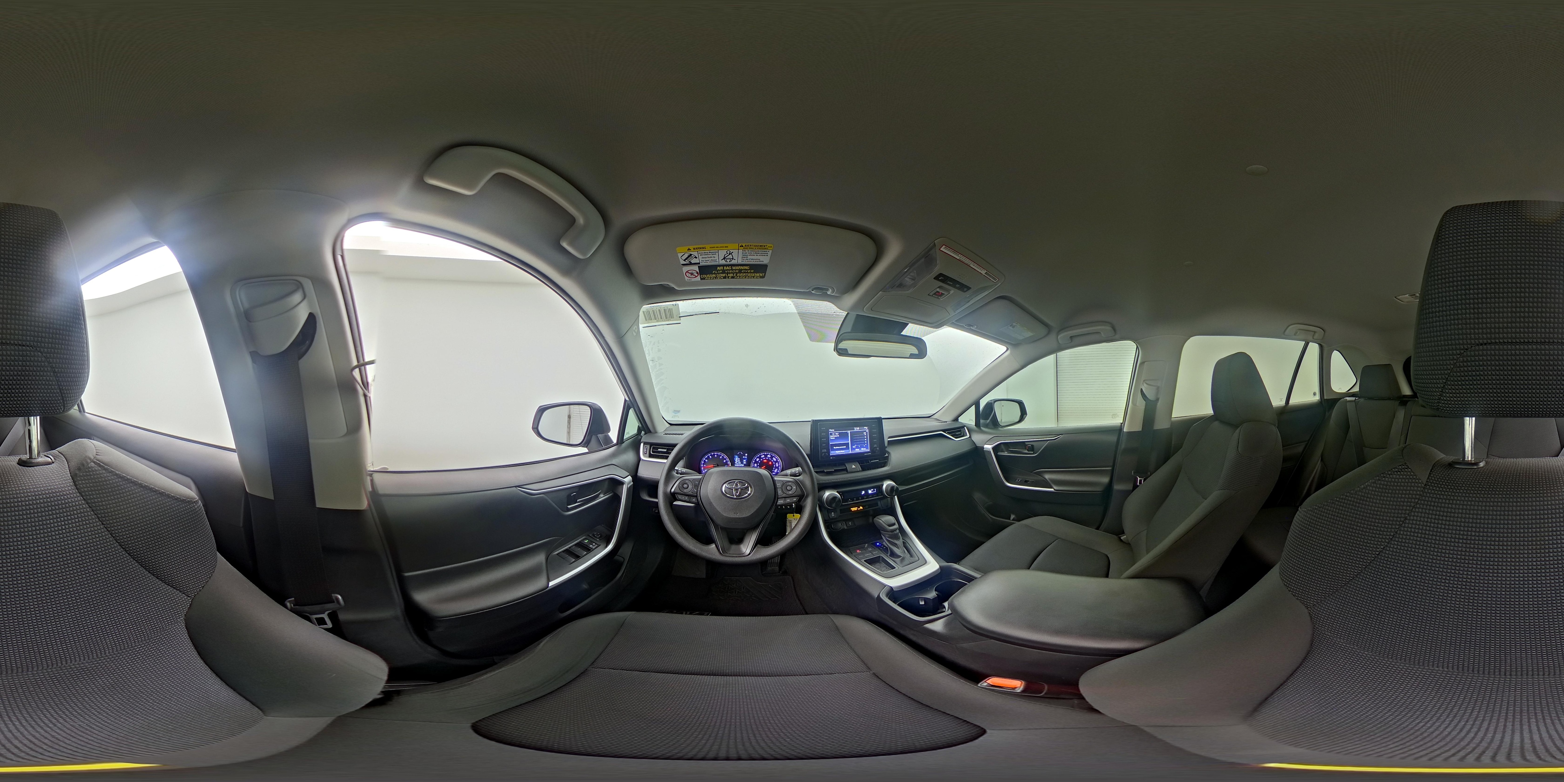 2020 Toyota RAV4 LE - Photo 25