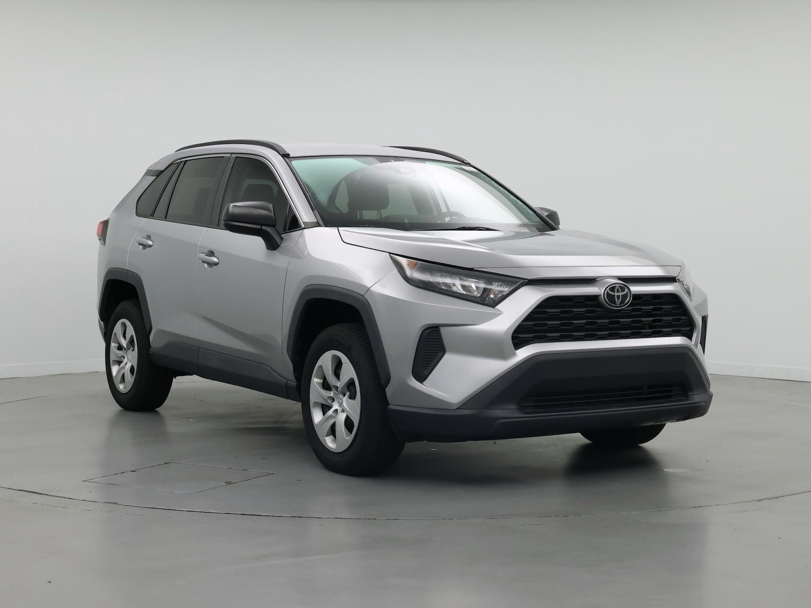 2020 Toyota RAV4 LE - Photo 2