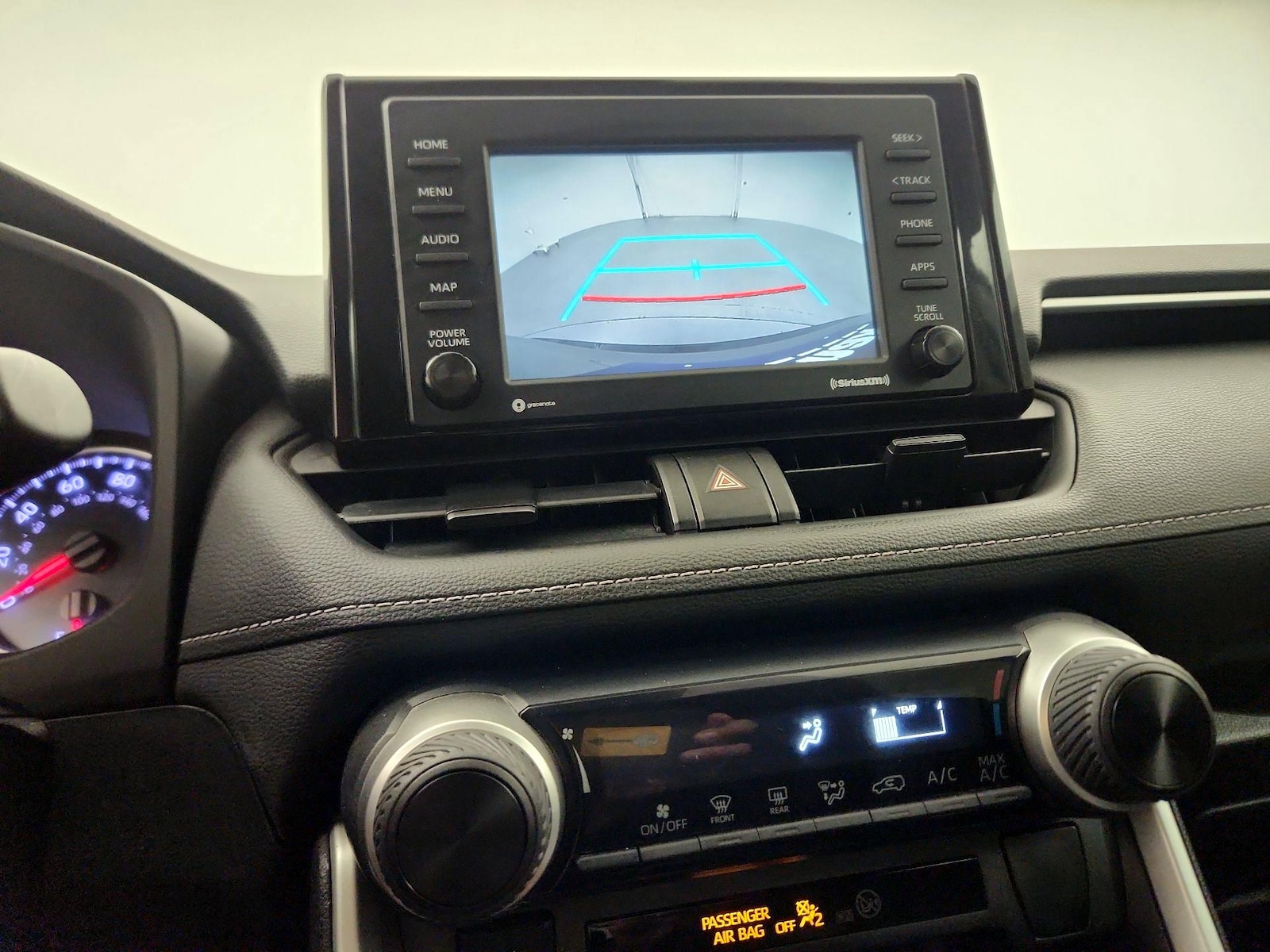 2020 Toyota RAV4 LE - Photo 14