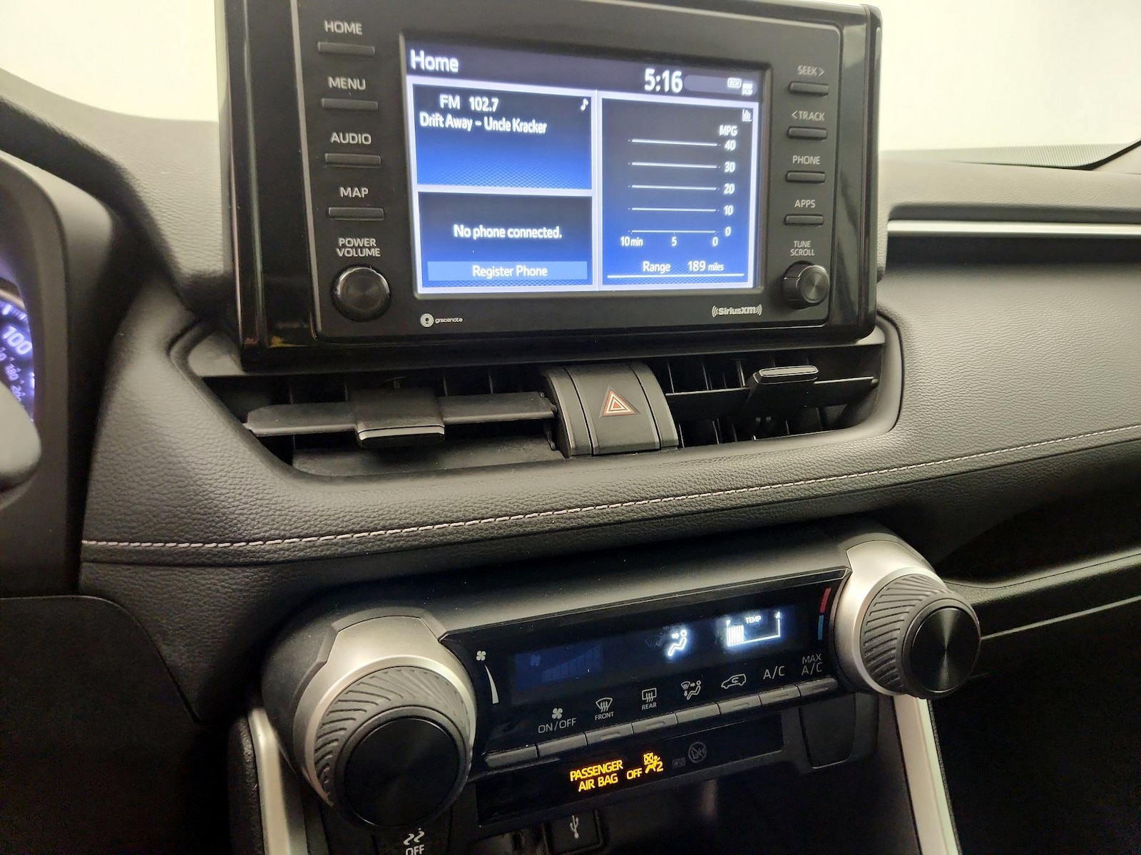 2020 Toyota RAV4 LE - Photo 16