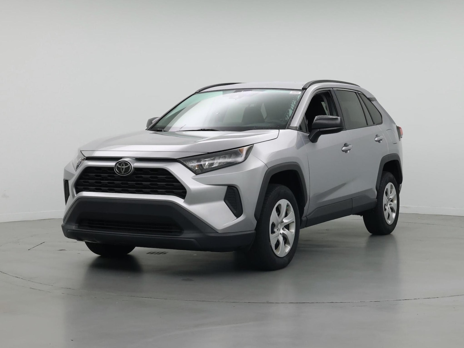 2020 Toyota RAV4 LE - Photo 5