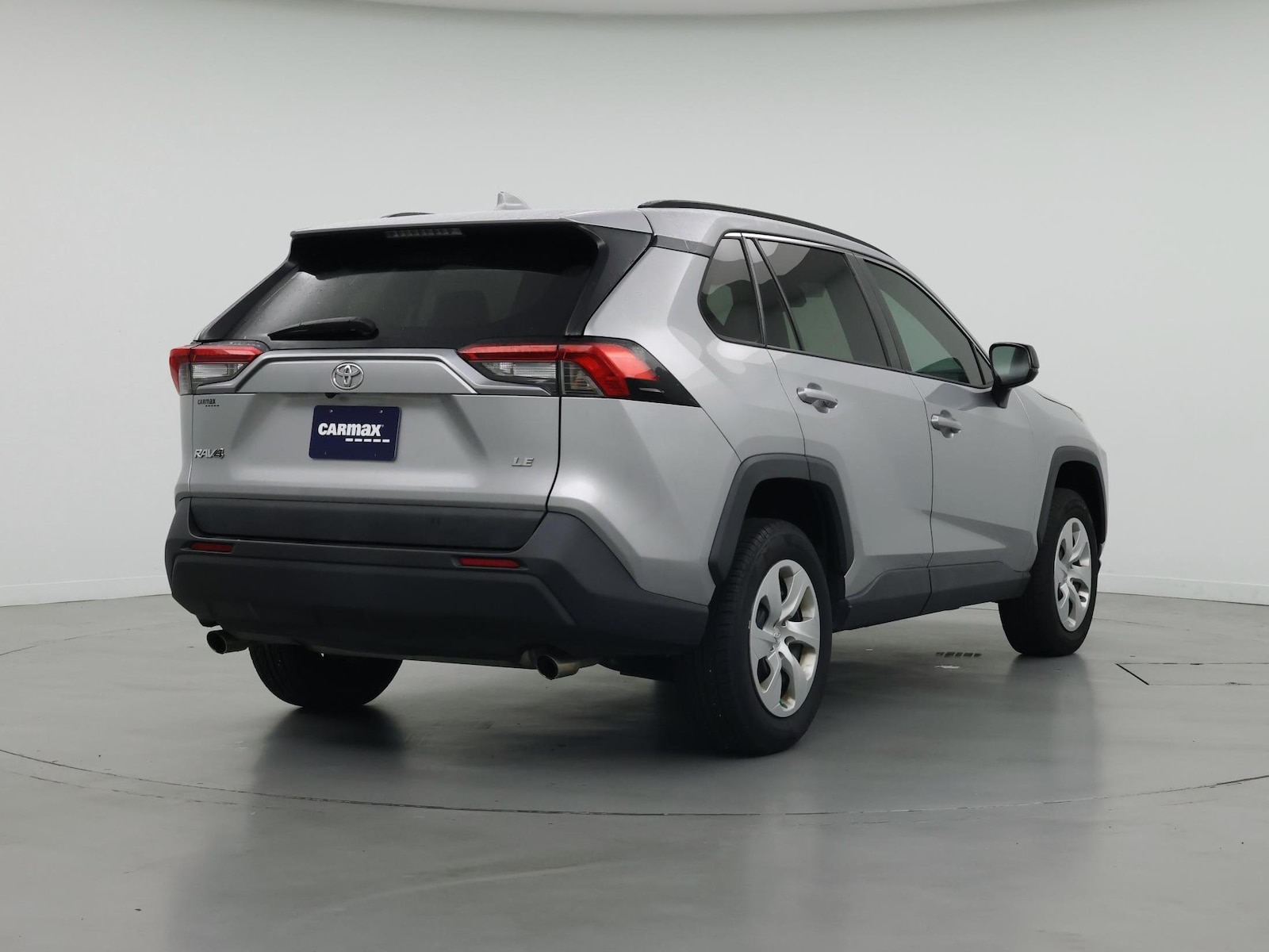 2020 Toyota RAV4 LE - Photo 9