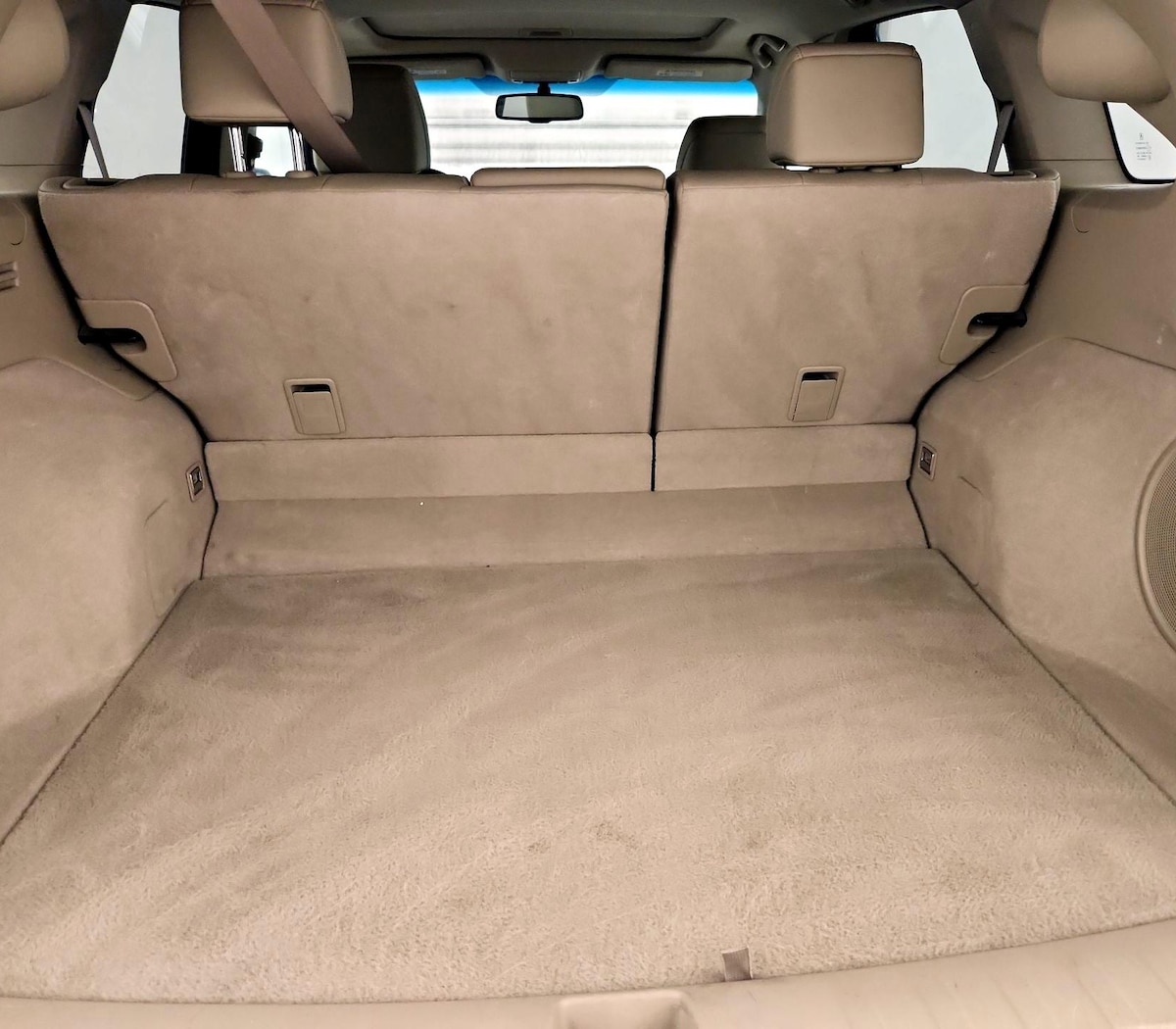 Trunk/Cargo (Seats Up)