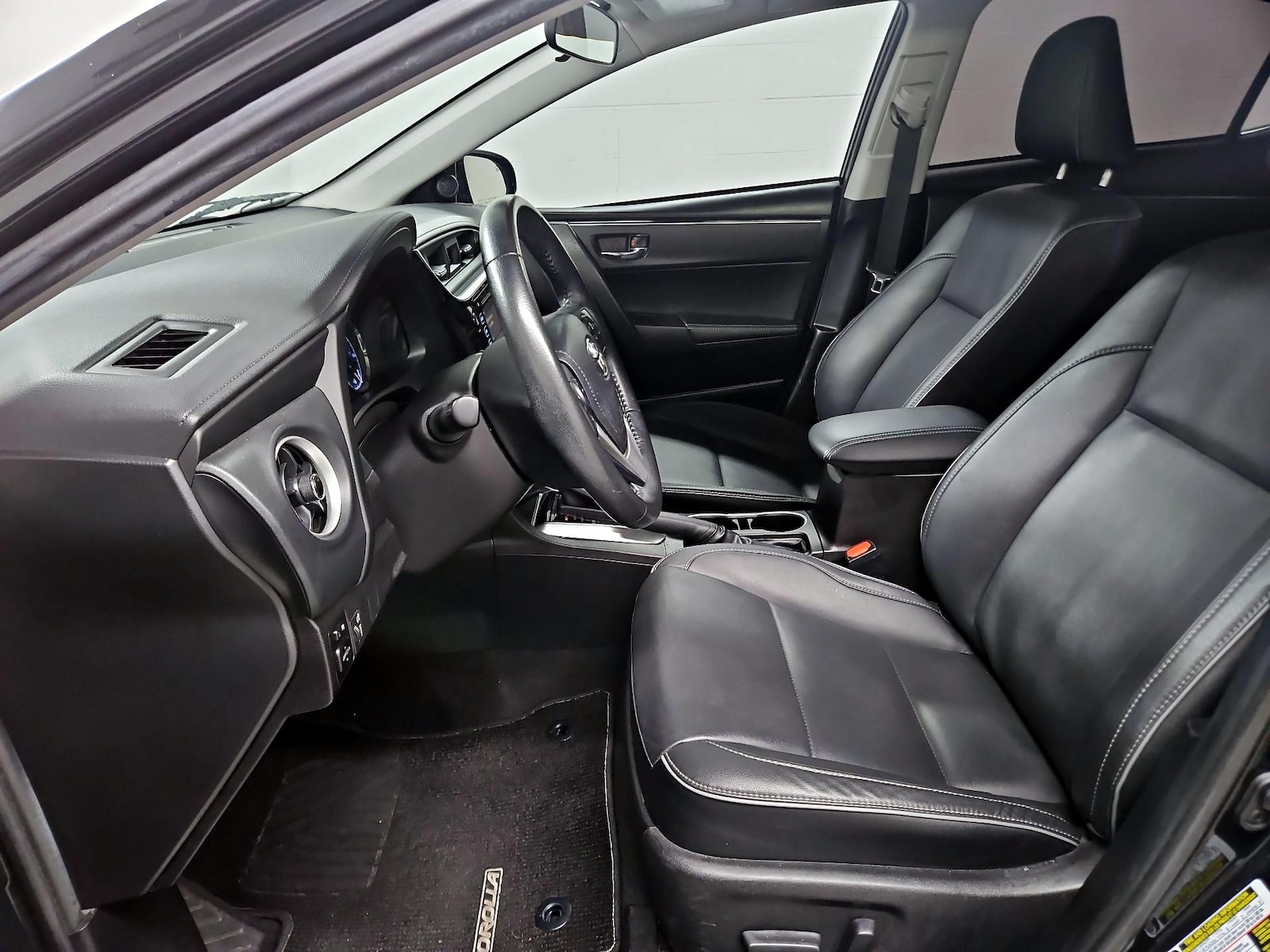 2019 Toyota Corolla XLE - Photo 12