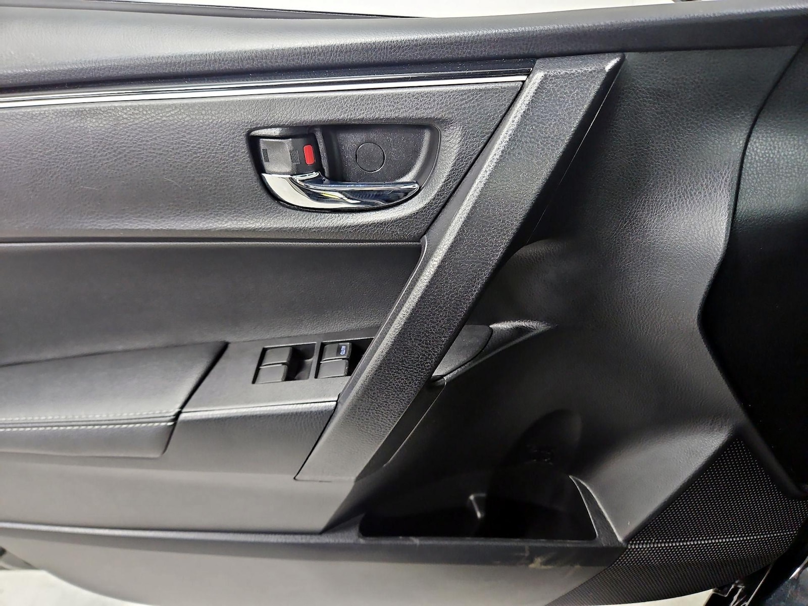 2019 Toyota Corolla XLE - Photo 13