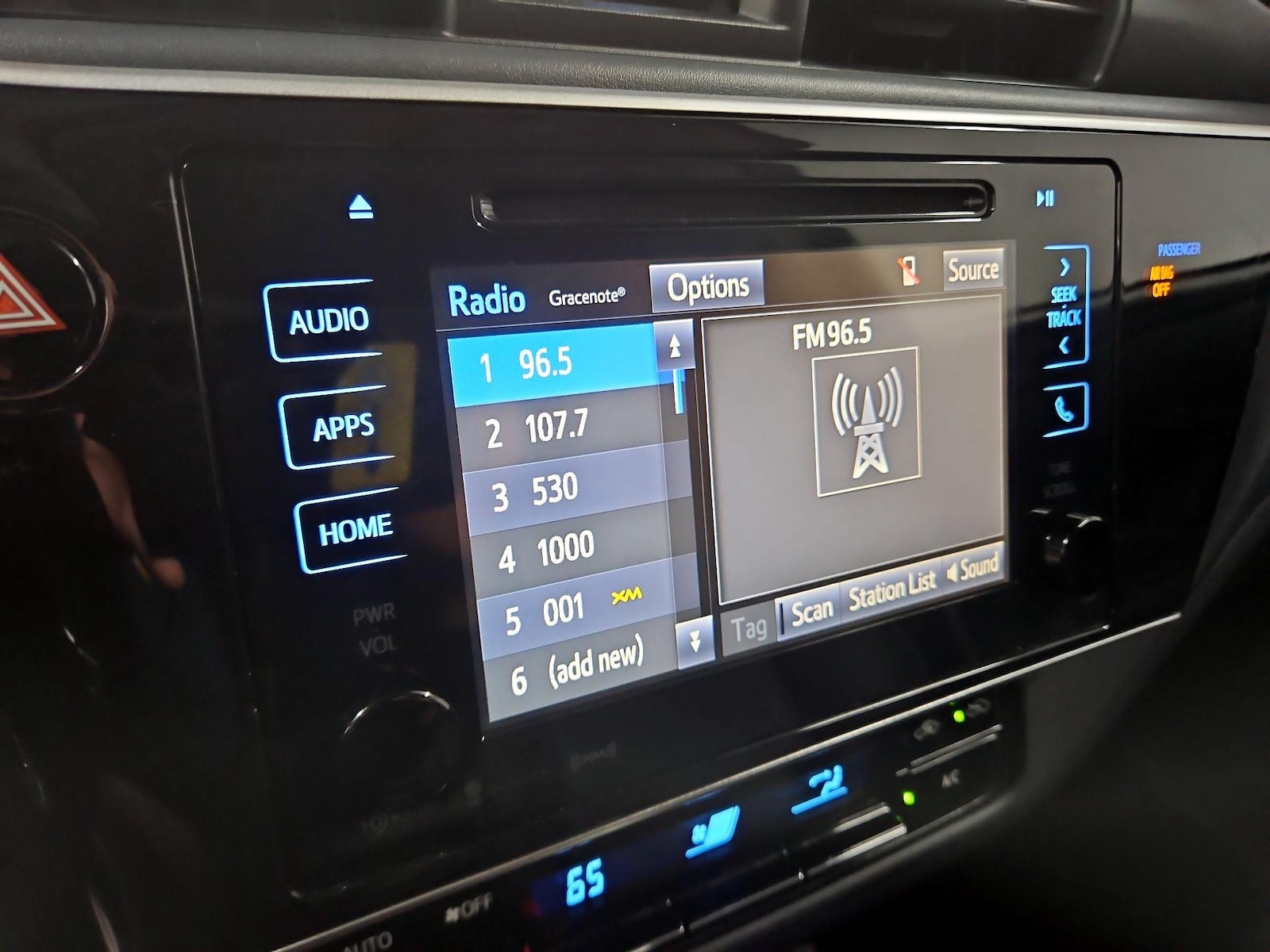 2019 Toyota Corolla XLE - Photo 16