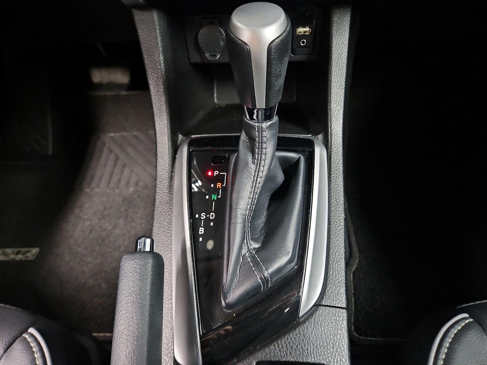 2019 Toyota Corolla XLE - Photo 18