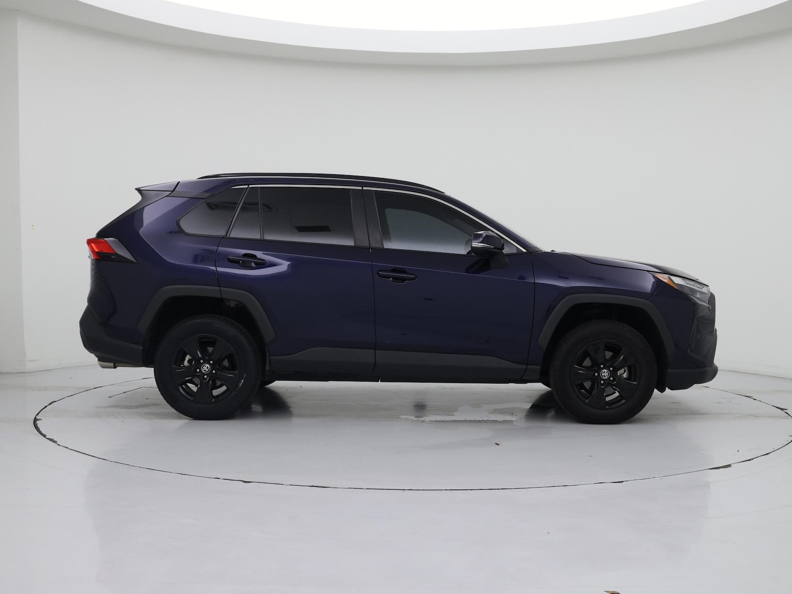 2024 Toyota RAV4 XLE - Photo 8