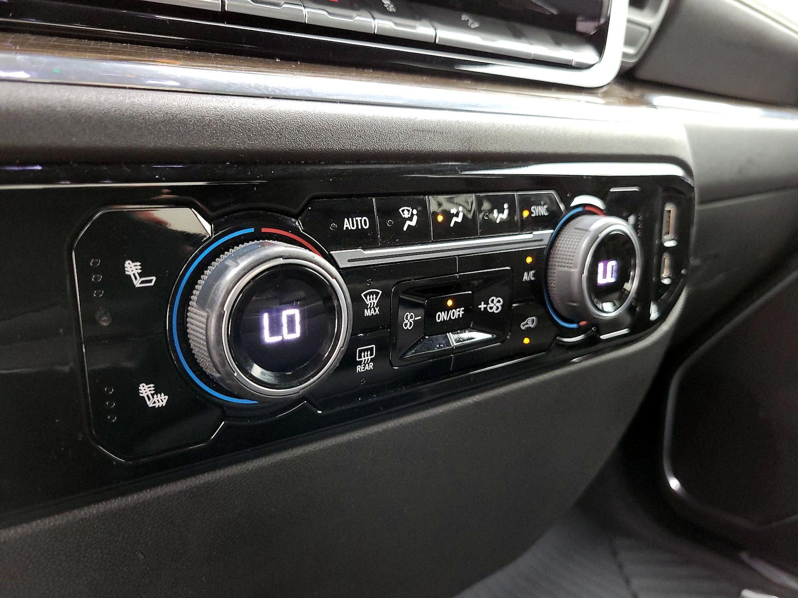 2023 Chevrolet Silverado 1500 RST - Photo 15