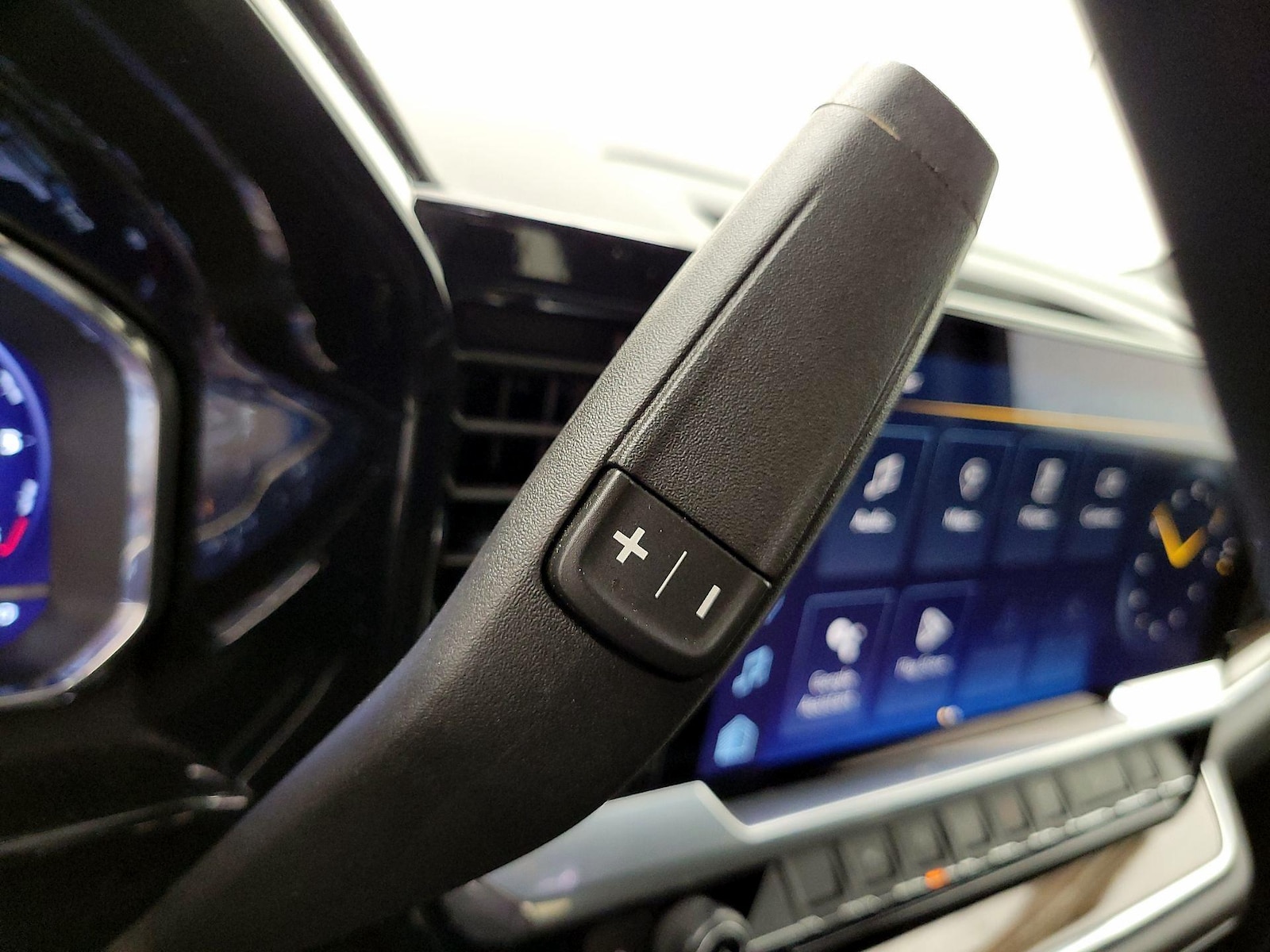 2023 Chevrolet Silverado 1500 RST - Photo 16